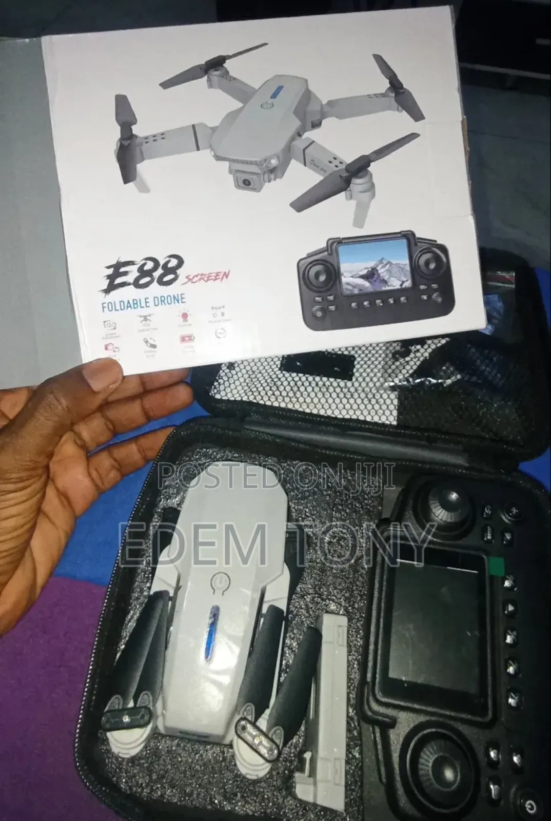 E88 Screen Foldable Drone