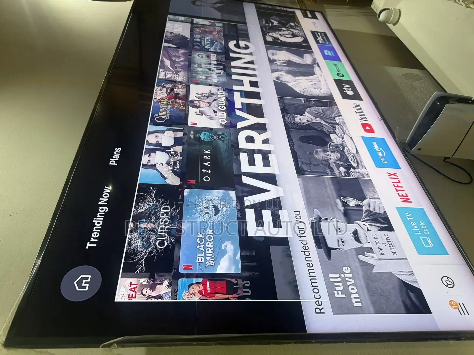 82 Inches Samsung Smart Qled Tv