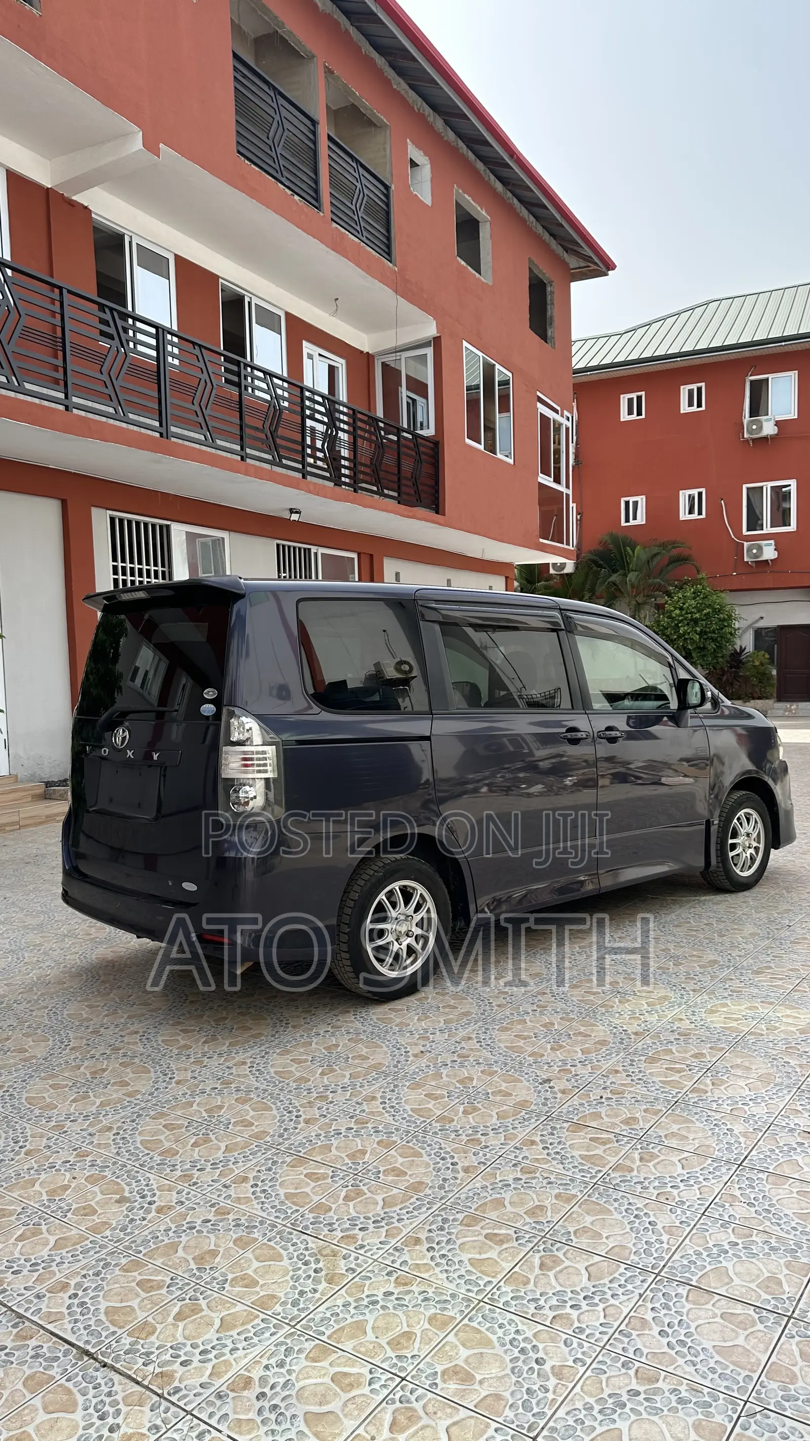Toyota Voxy 2010 Black