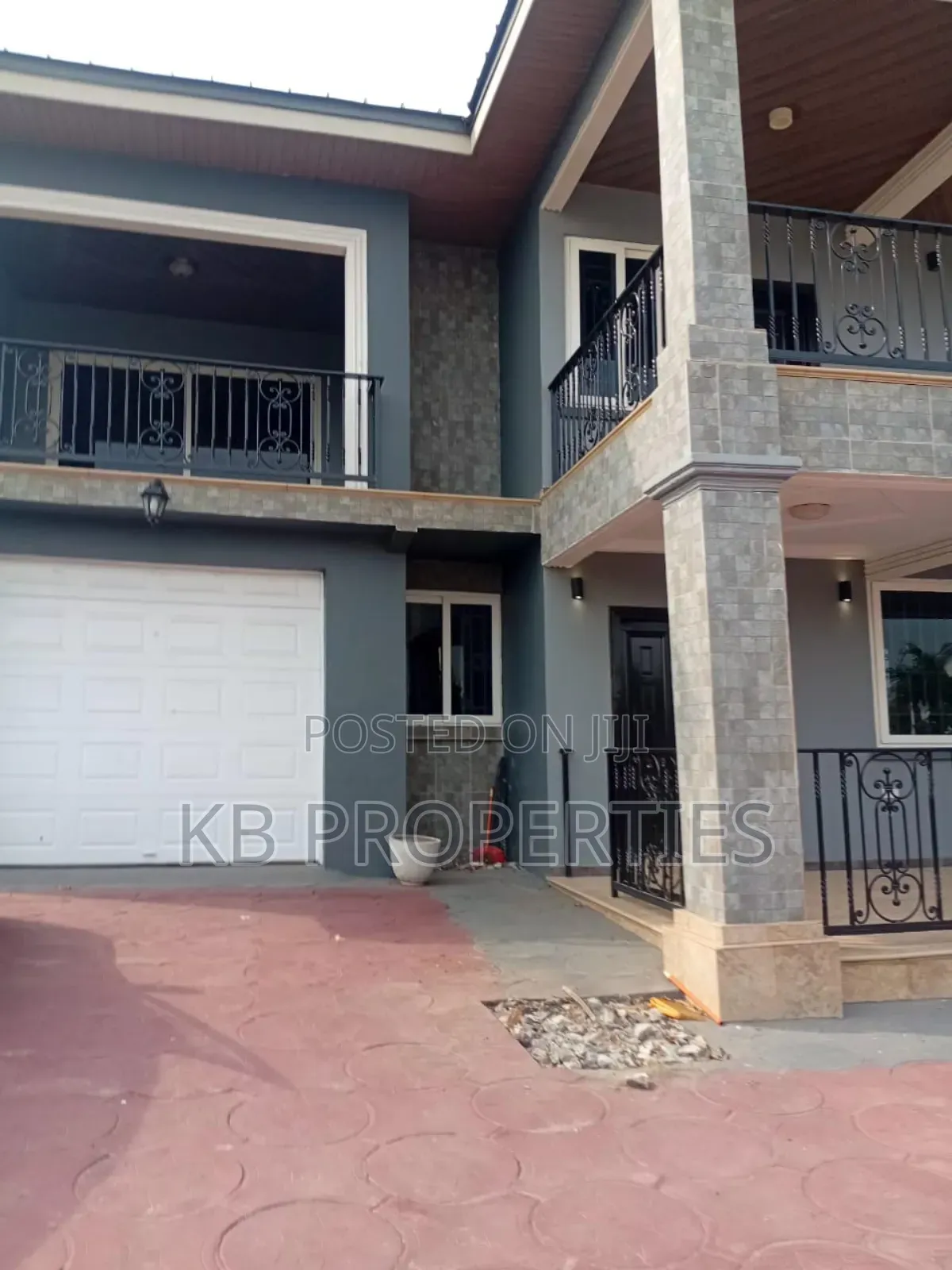 5bdrm Mansion in Kb Properties, Spintex for rent