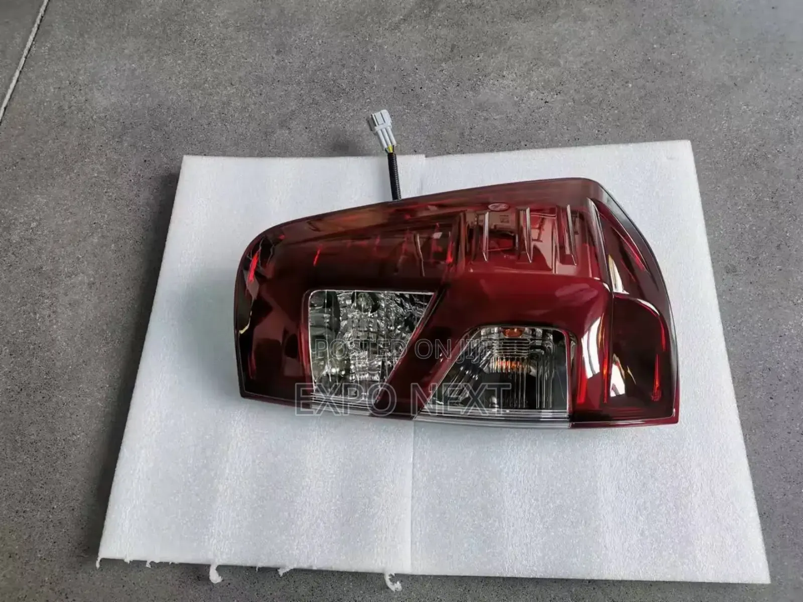 Navara Np300 Frontier 2015-2020 Taillight Present