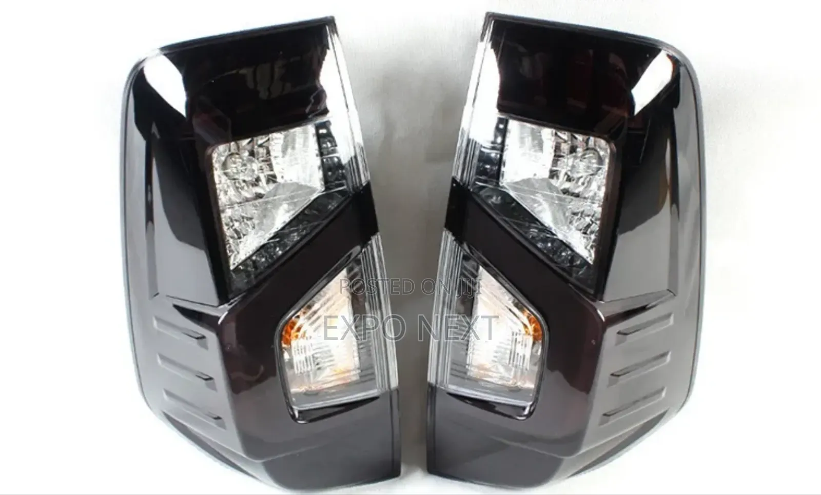 Navara Np300 Frontier 2015-2020 Taillight Present