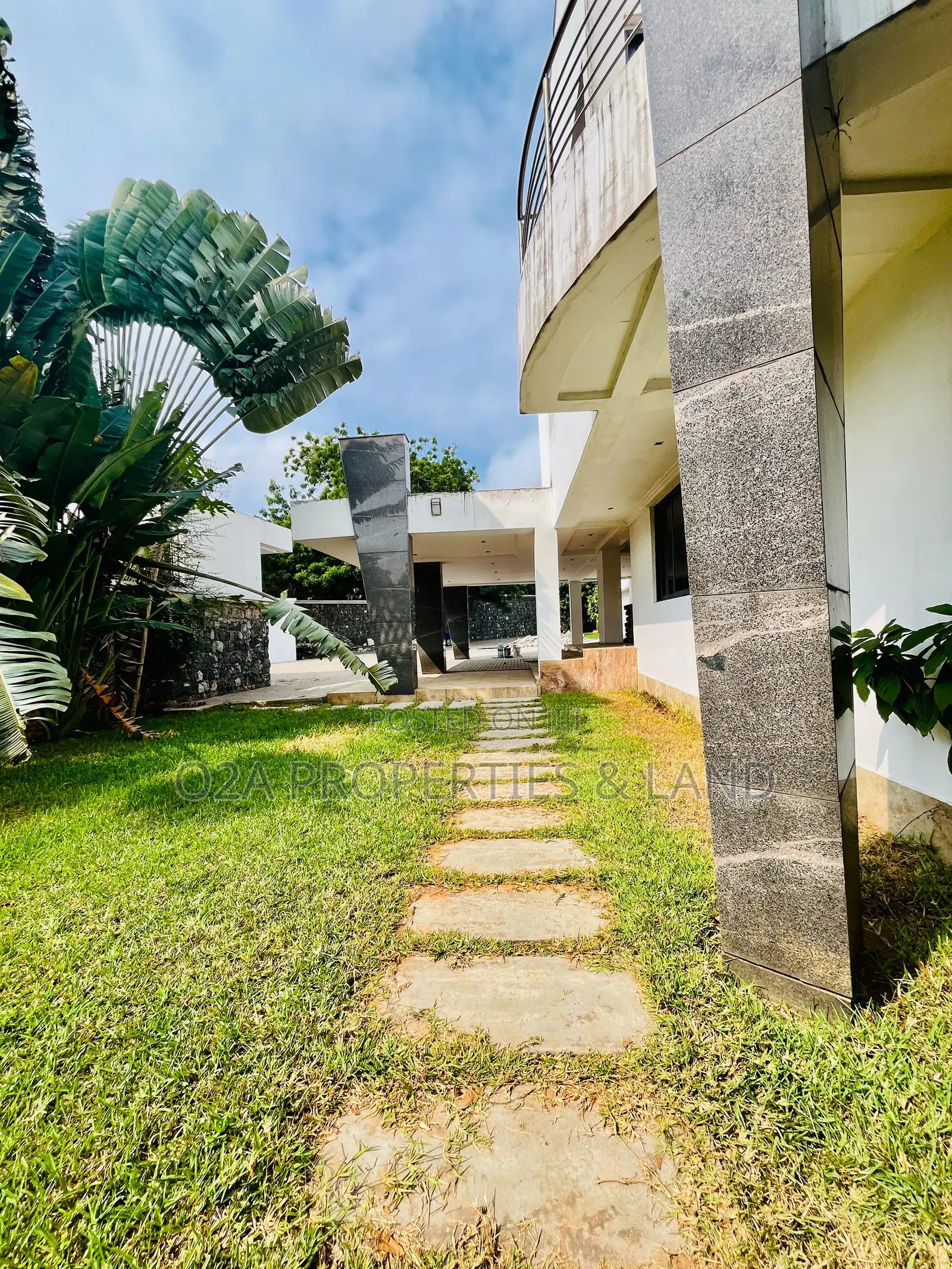 7bdrm Mansion in Cantonments, Acquinas for rent