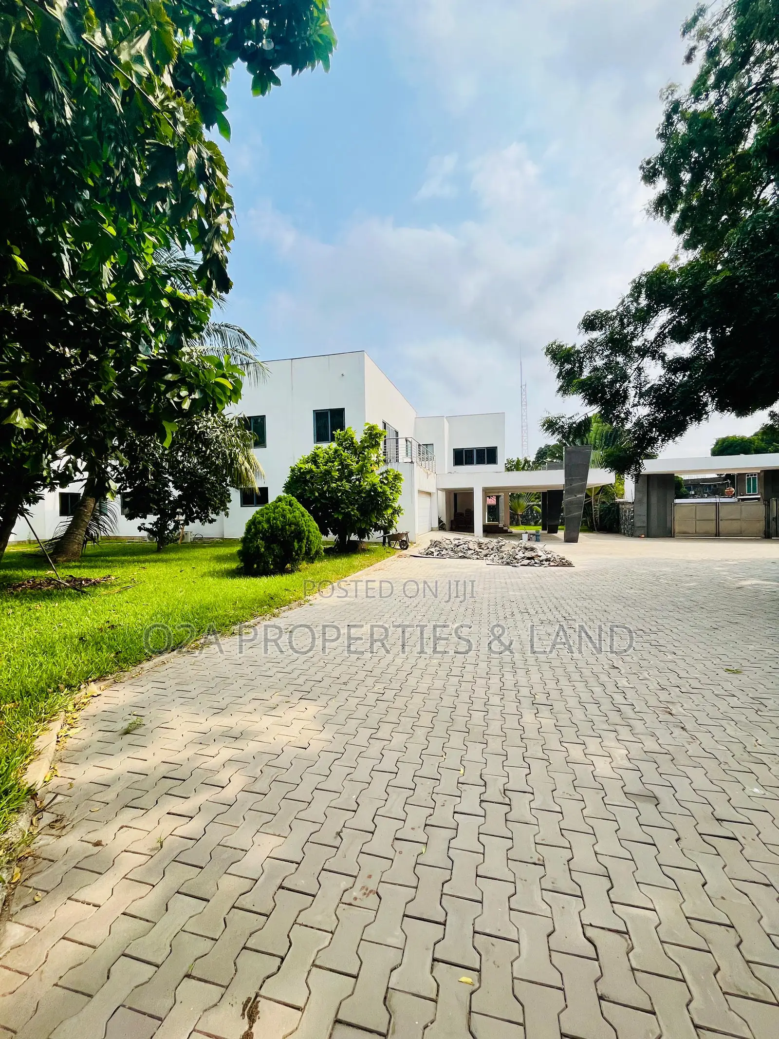 7bdrm Mansion in Cantonments, Acquinas for rent