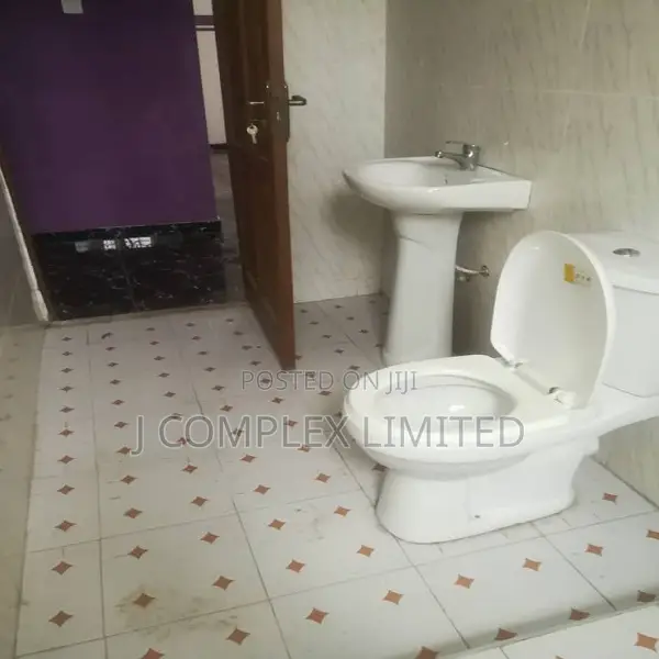 2bdrm Apartment in Osu Ako-Adjei for rent