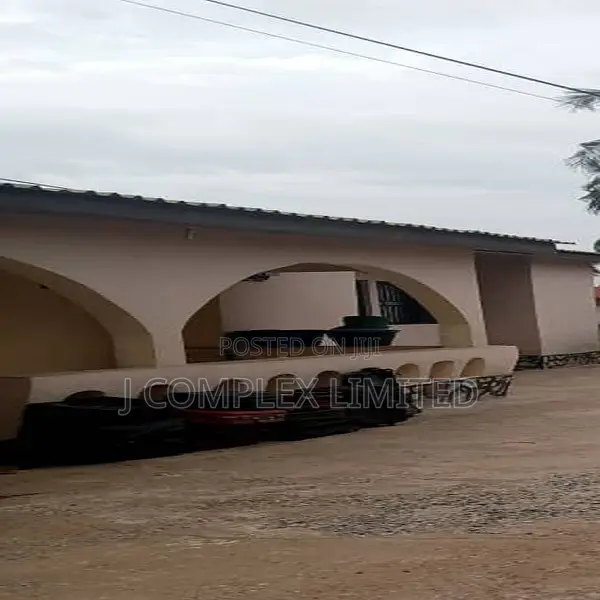 3bdrm House in Nyaniba Estate for sale