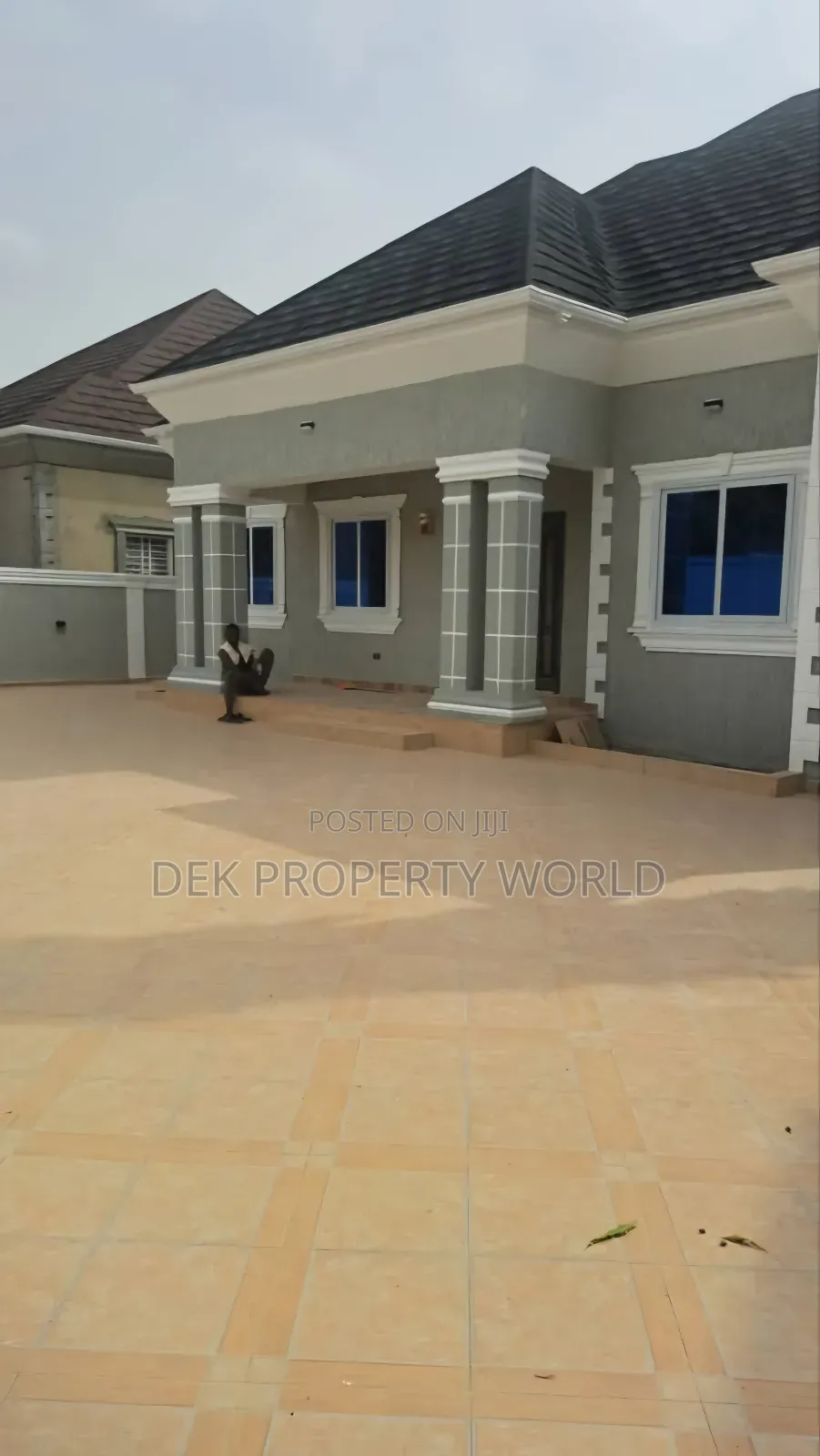 3bdrm House in Pokuase for sale