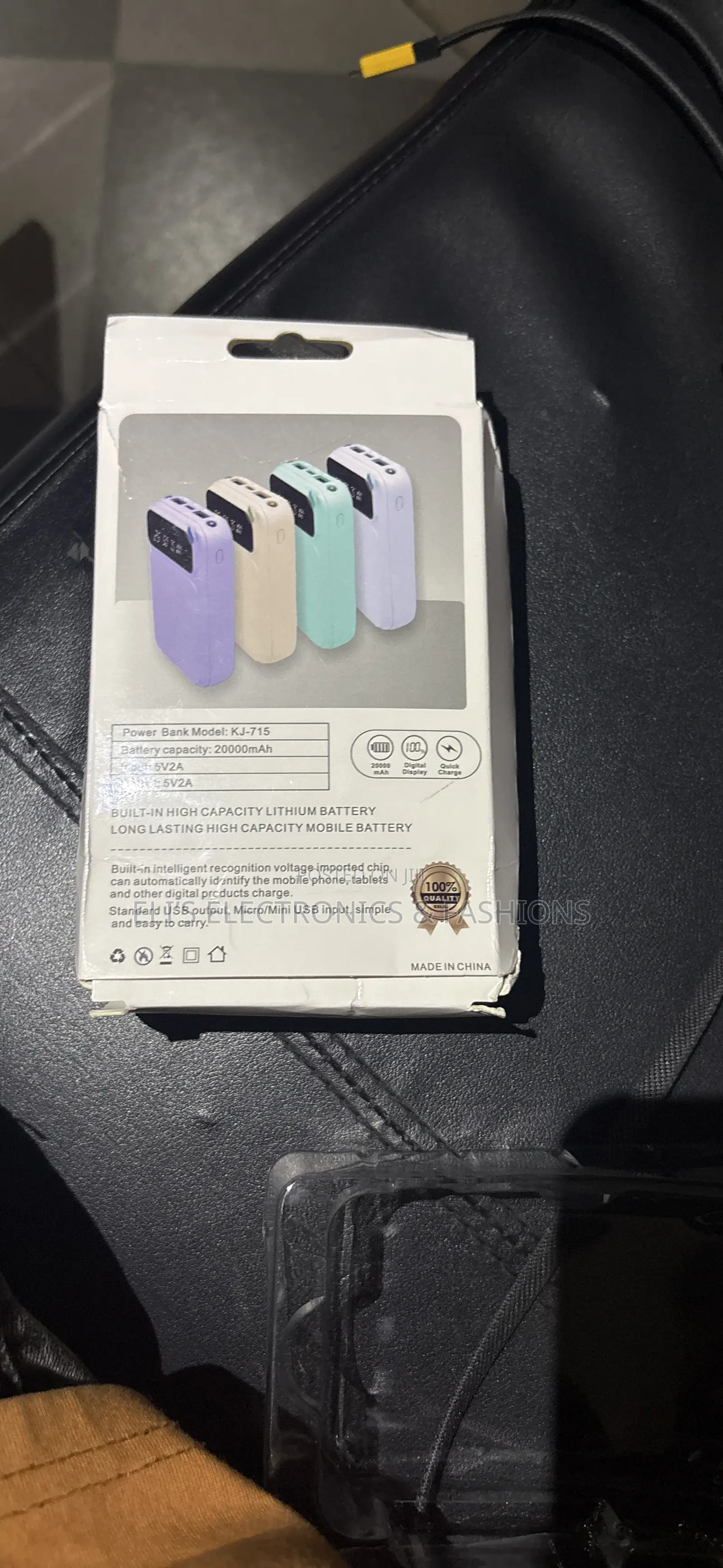 Digital Display 2000 Mah Quick Charge Power Bank