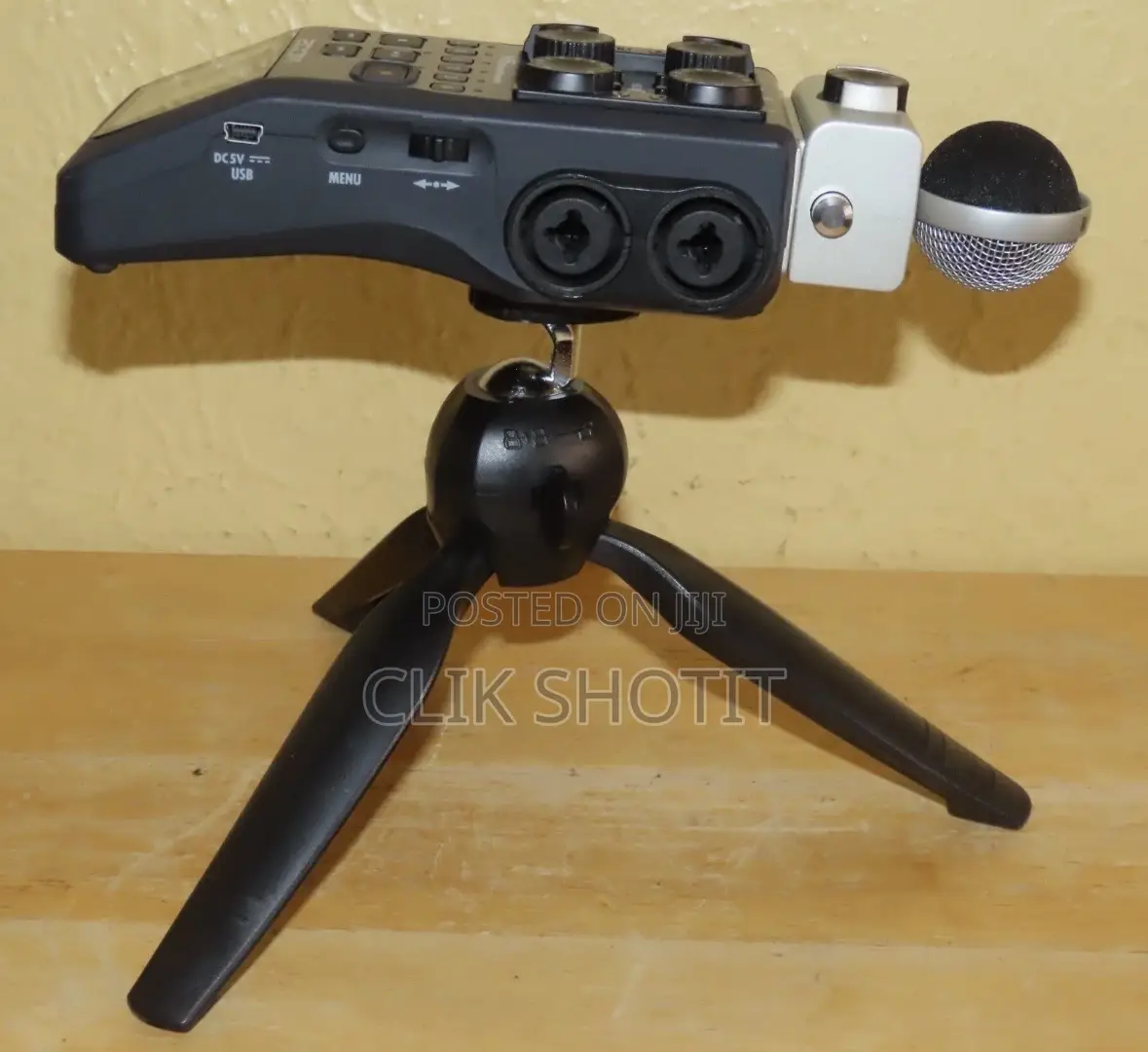 Zoom H6 6-Track Digital Recorder W/Tripod, MSH-6 Microphone