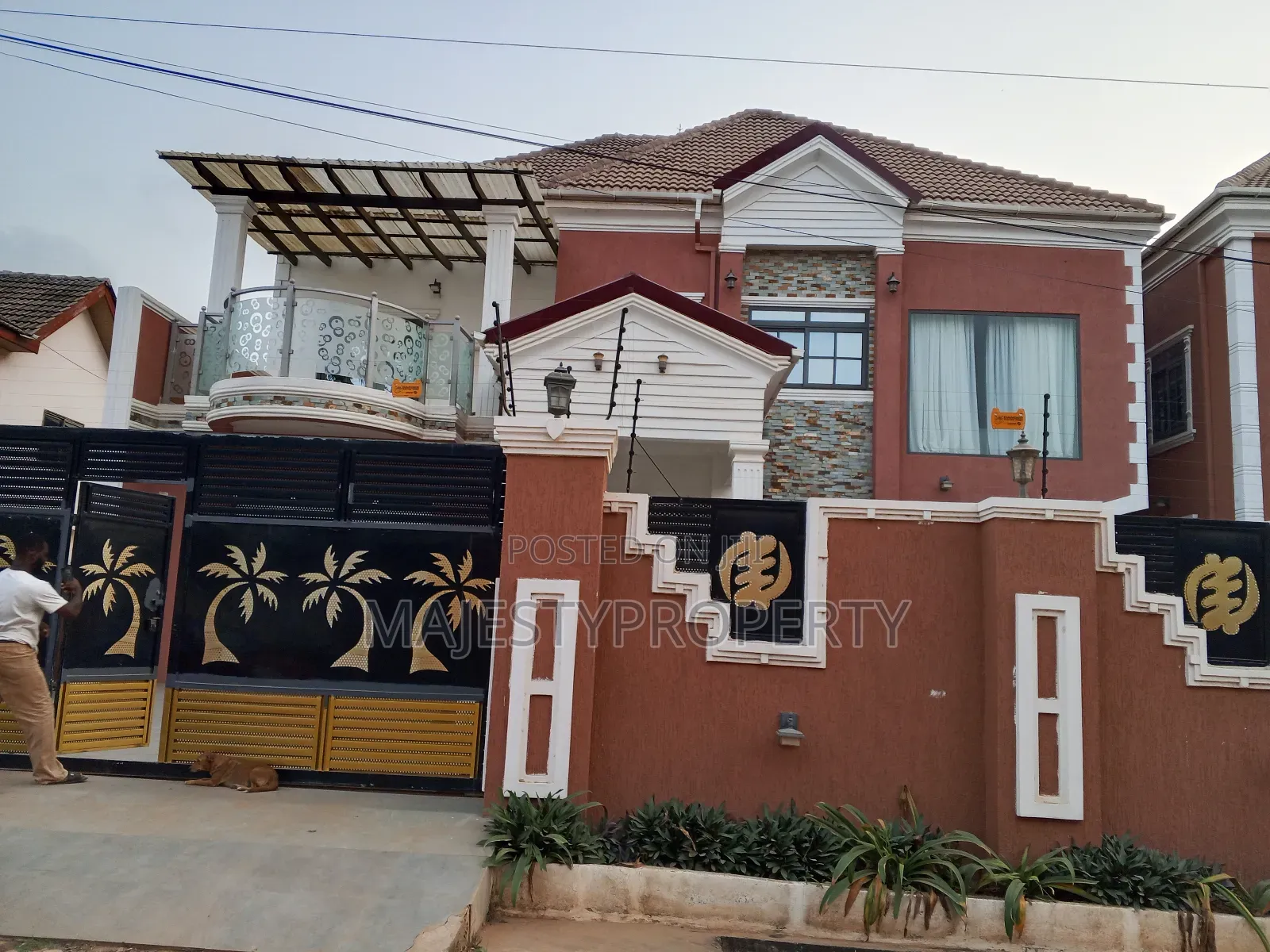5bdrm Townhouse / Terrace in Community 18, Spintex for rent