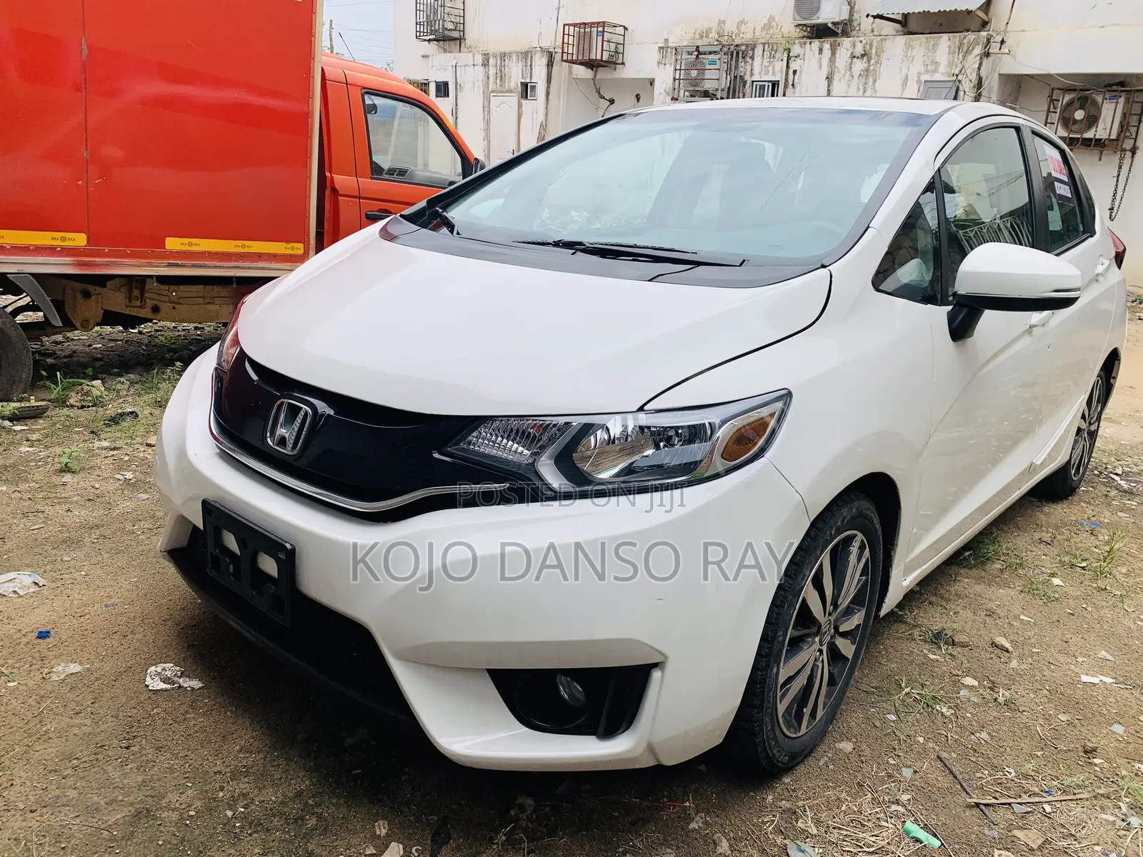 Honda Fit LX 4dr Hatchback (1.5L 4cyl 6M) 2015 White