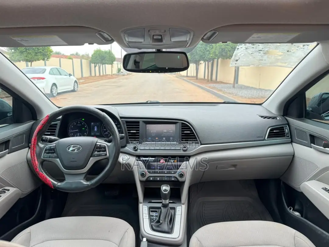 Hyundai Elantra 2018 Gray