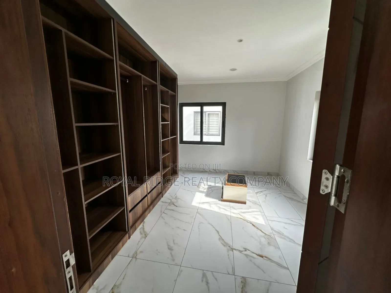 Furnished 4bdrm House in Airport Residential, Accra Metropolitan