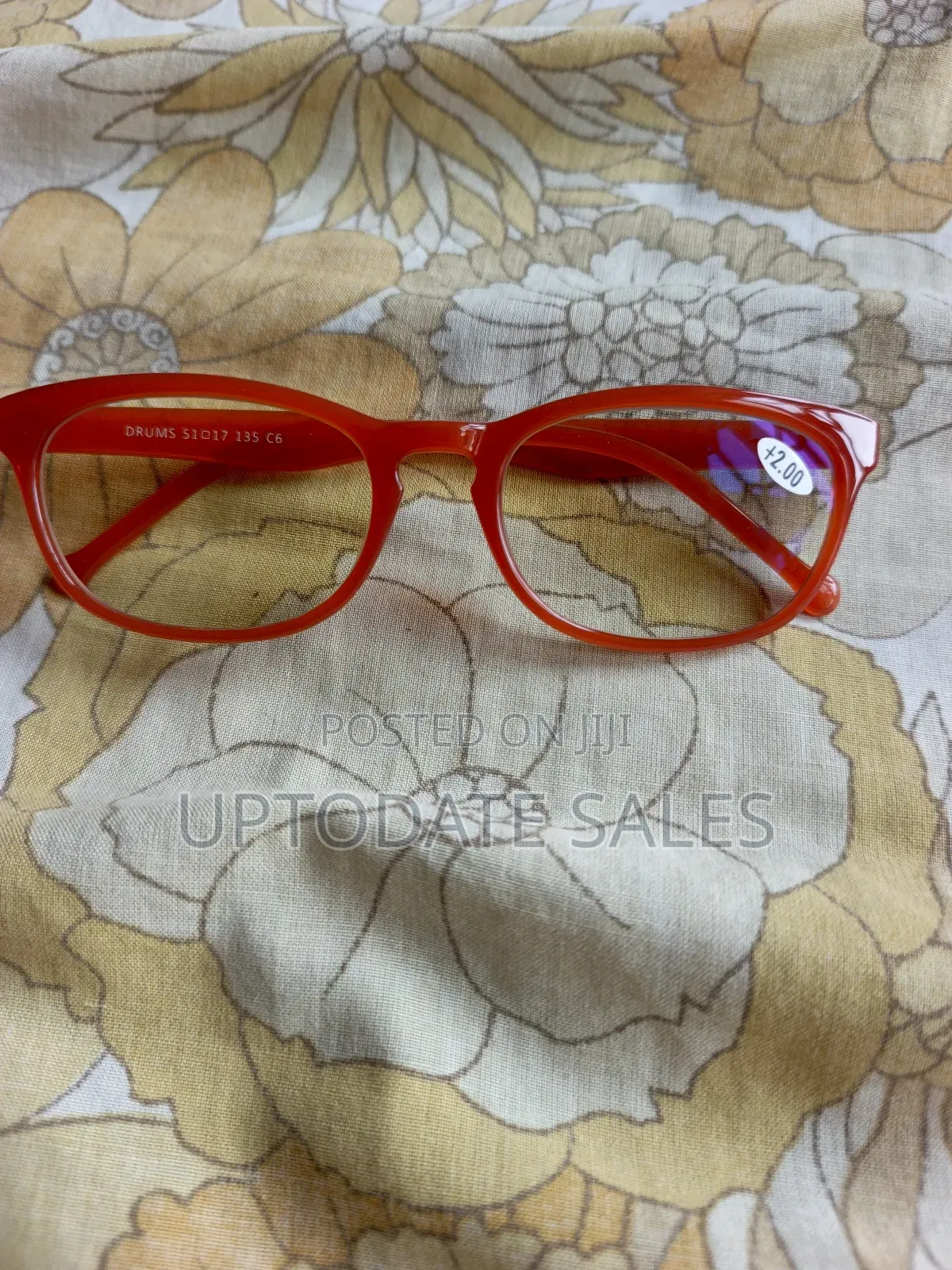 Eye Glasses With +2.00 Degree Lense