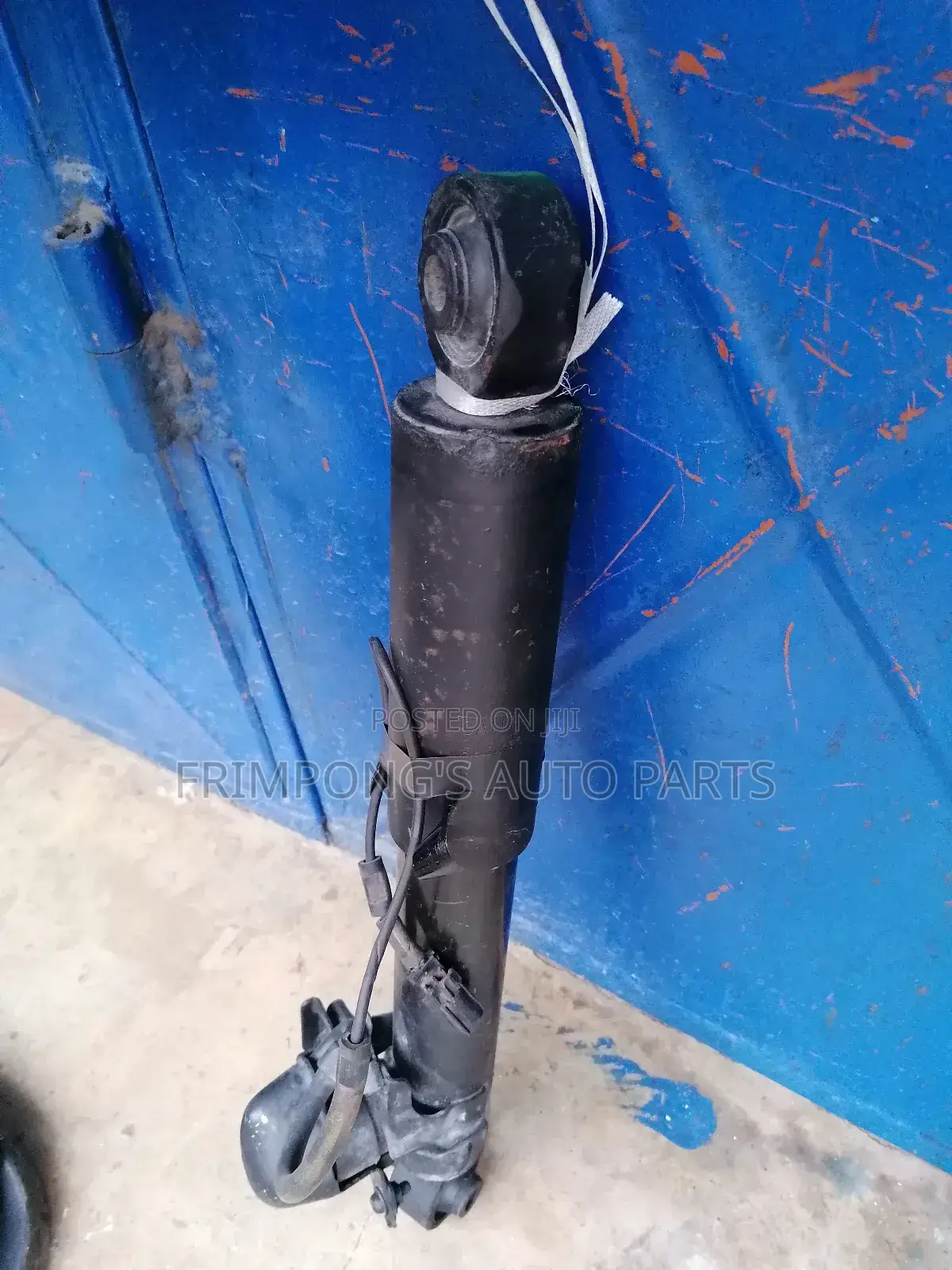 Lexus Rx350 2018 Back Shocks  Right Side Absorbers Sensor Type