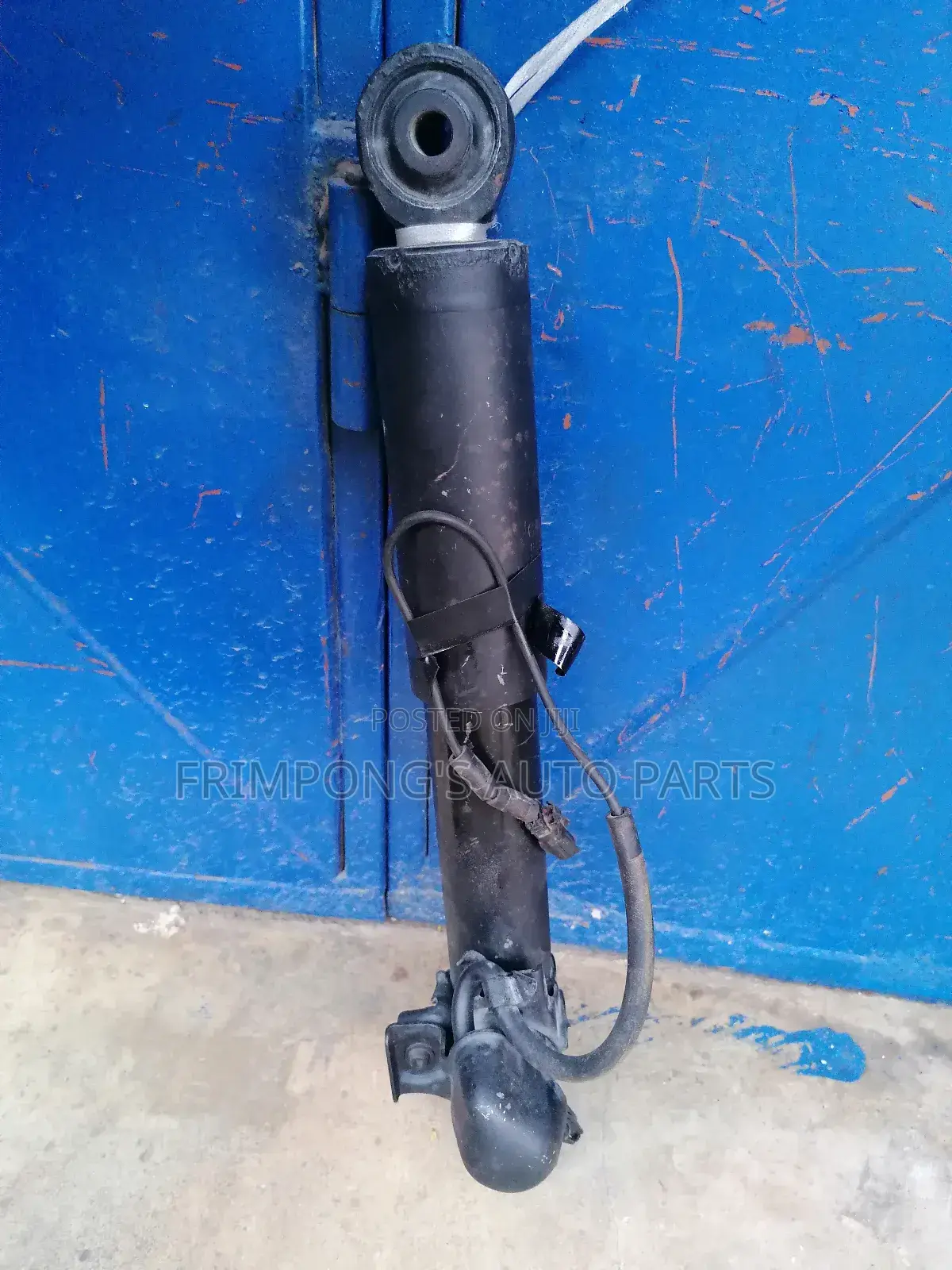 Lexus Rx350 2018 Back Shocks  Right Side Absorbers Sensor Type