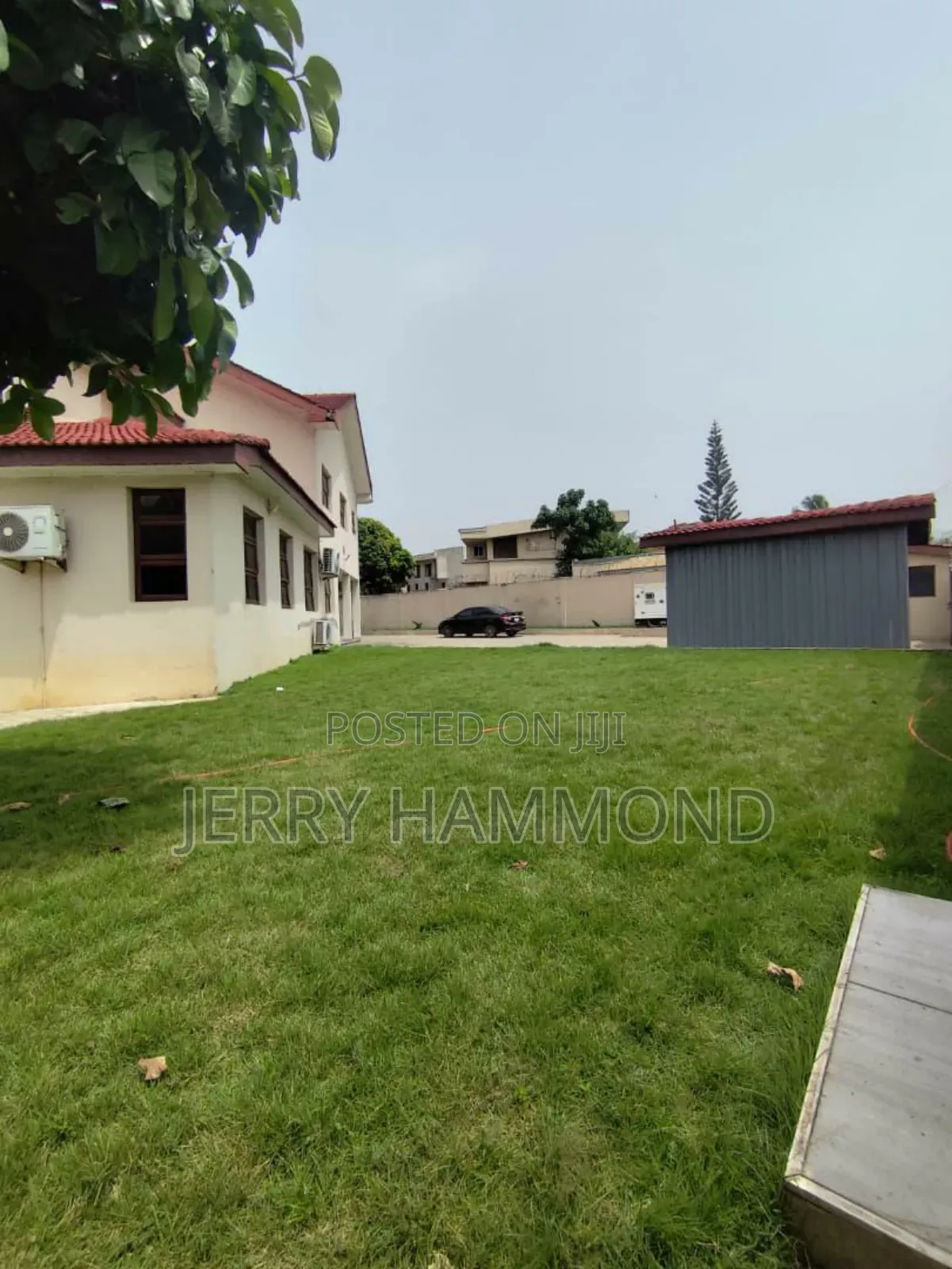 15bdrm Mansion in Roman Ridge for sale