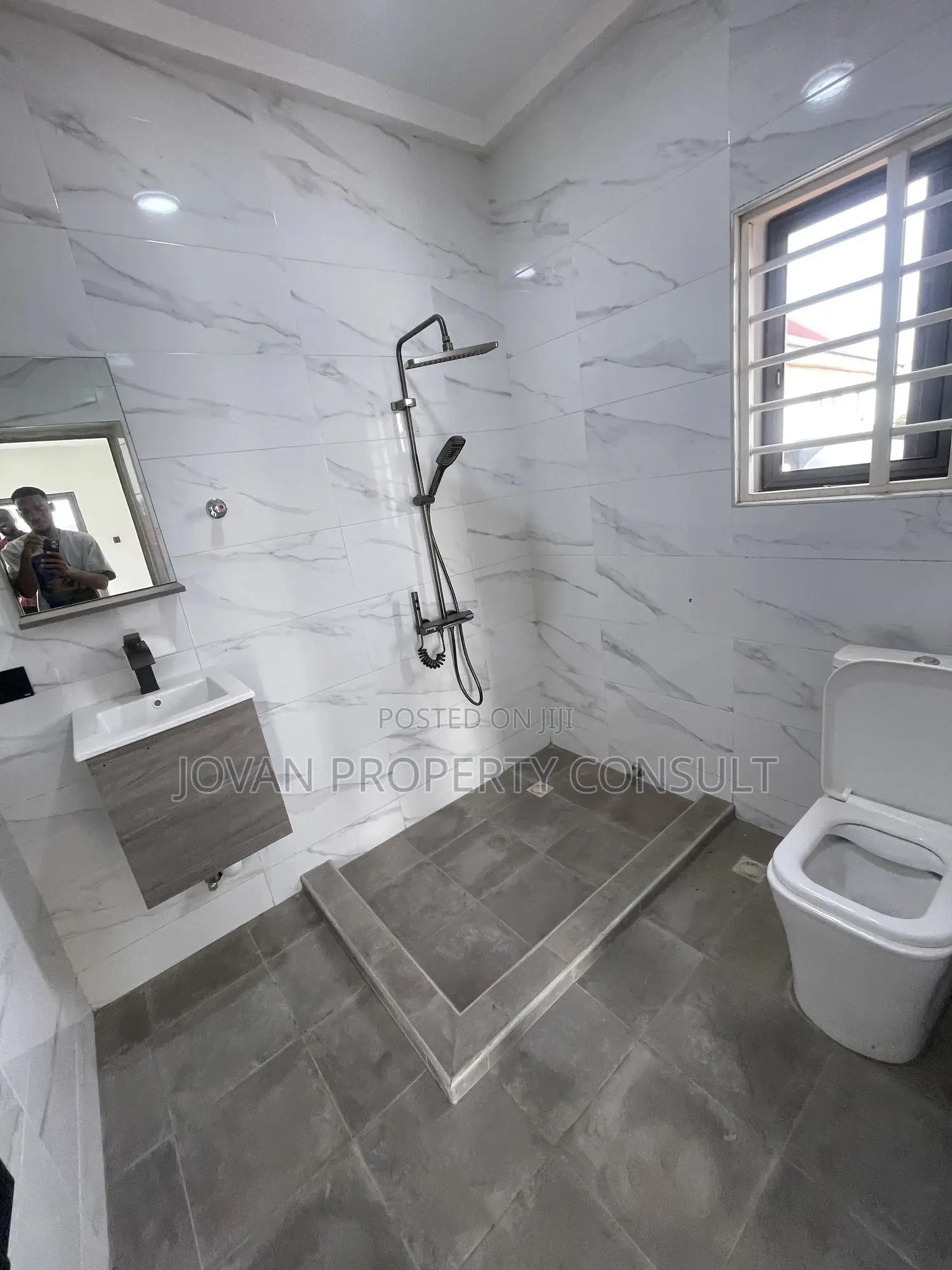 4bdrm House in Pokuase Acp for sale