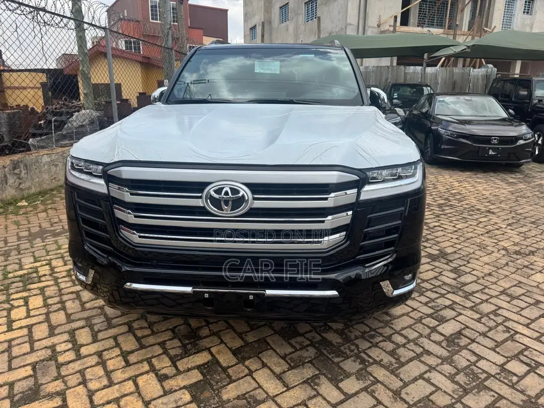 New Toyota Land Cruiser LC300 2025 Black