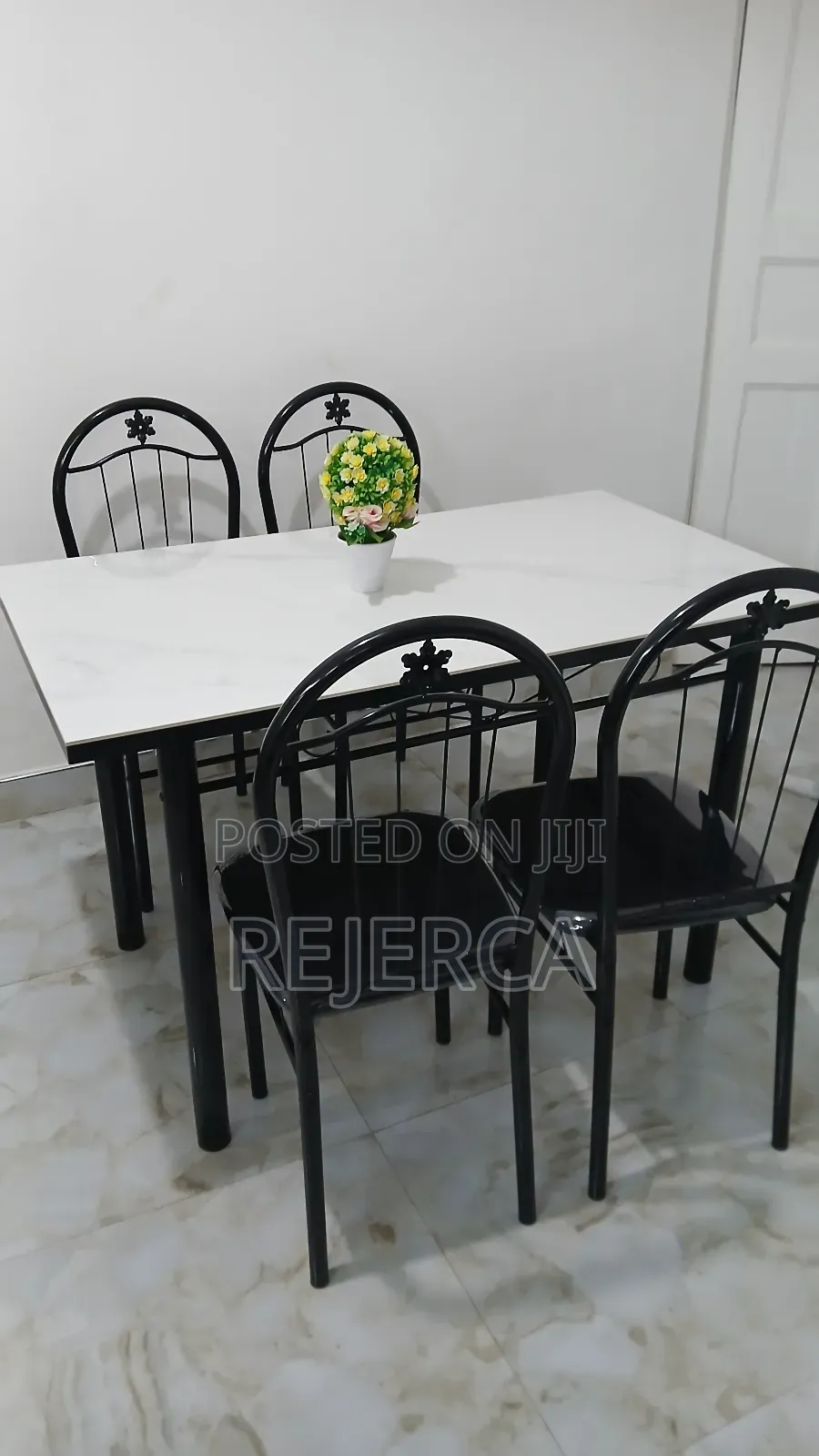 Marbol Dinning Set
