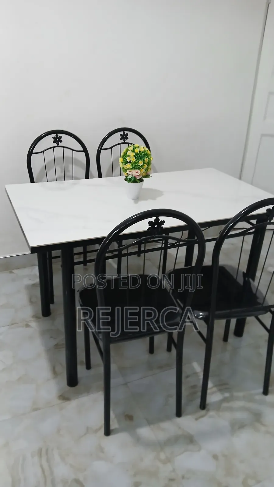 Marbol Dinning Set
