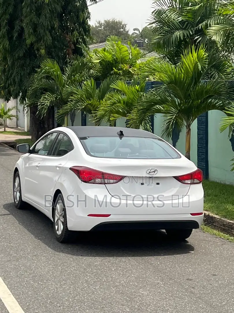 Hyundai Elantra SE Sedan FWD (1.8L 4cyl 6A) 2016 White