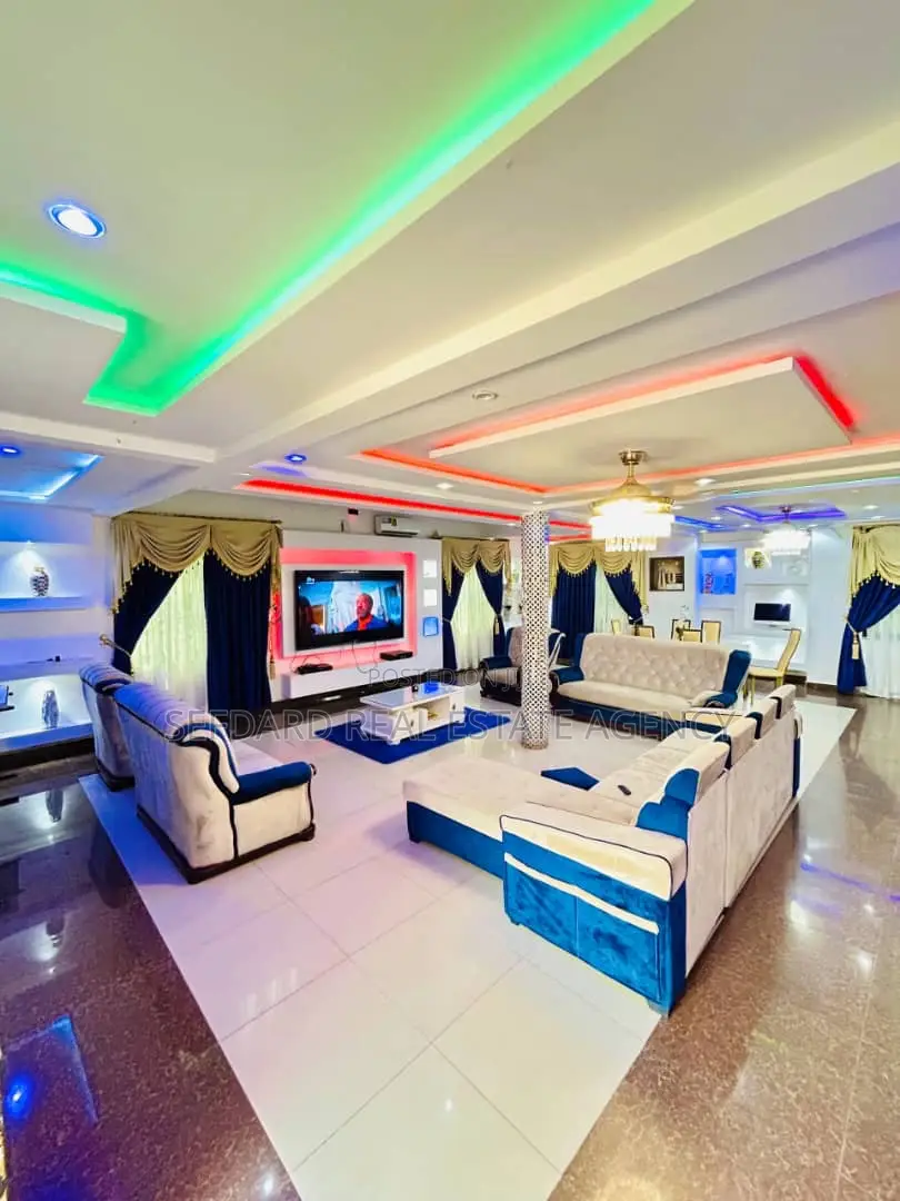 7bdrm Mansion in East Legon for sale