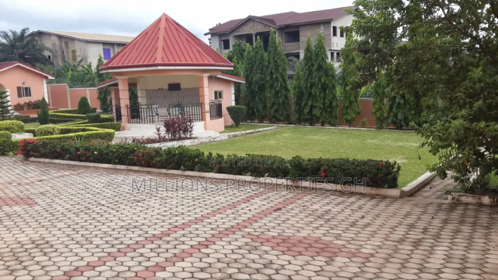 6bdrm House in Millions Properties, Kumasi Metropolitan for sale