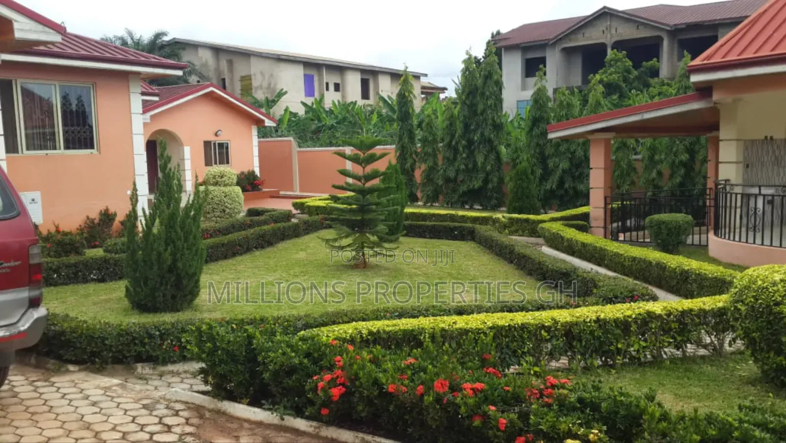 6bdrm House in Millions Properties, Kumasi Metropolitan for sale