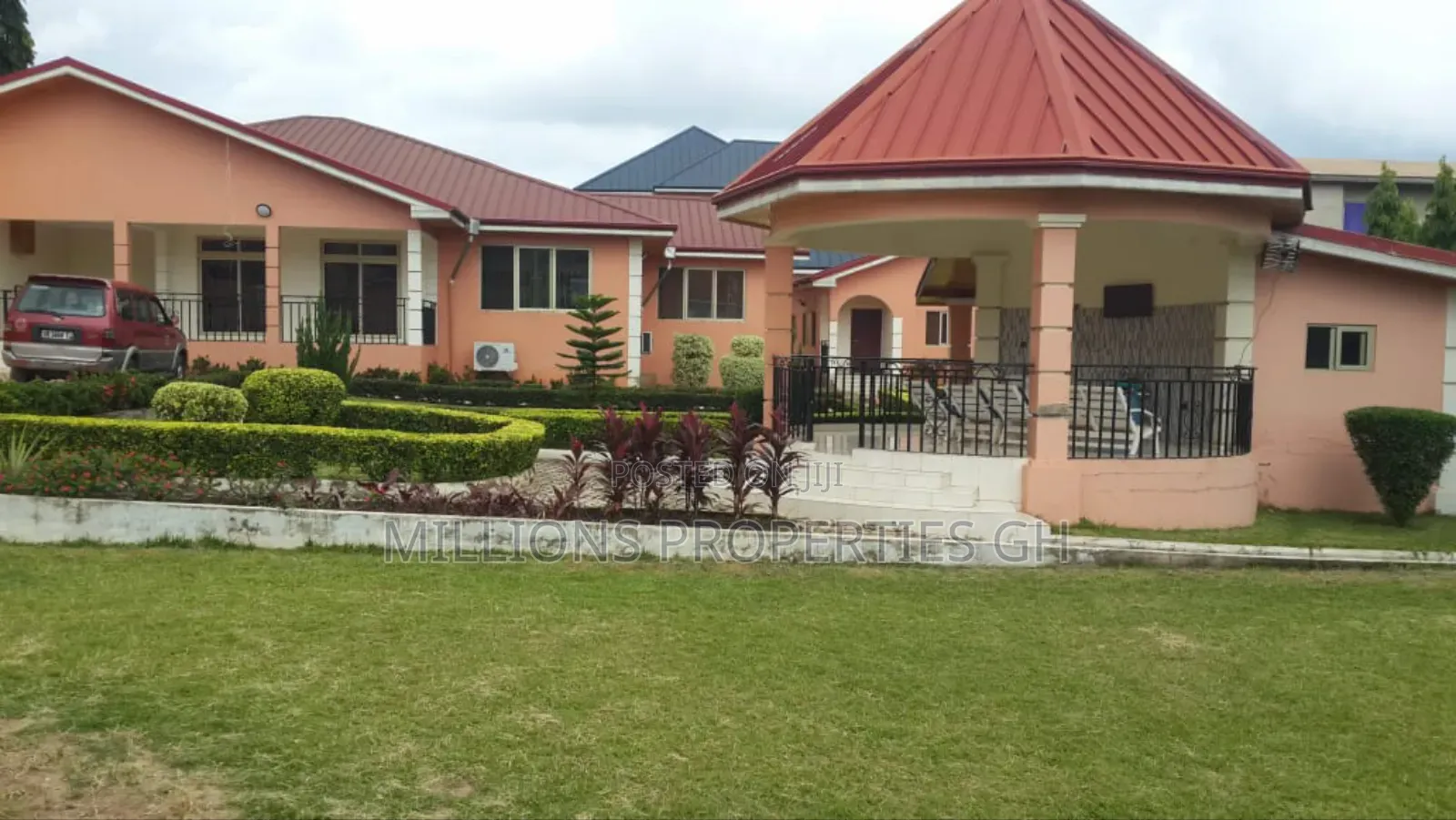6bdrm House in Millions Properties, Kumasi Metropolitan for sale