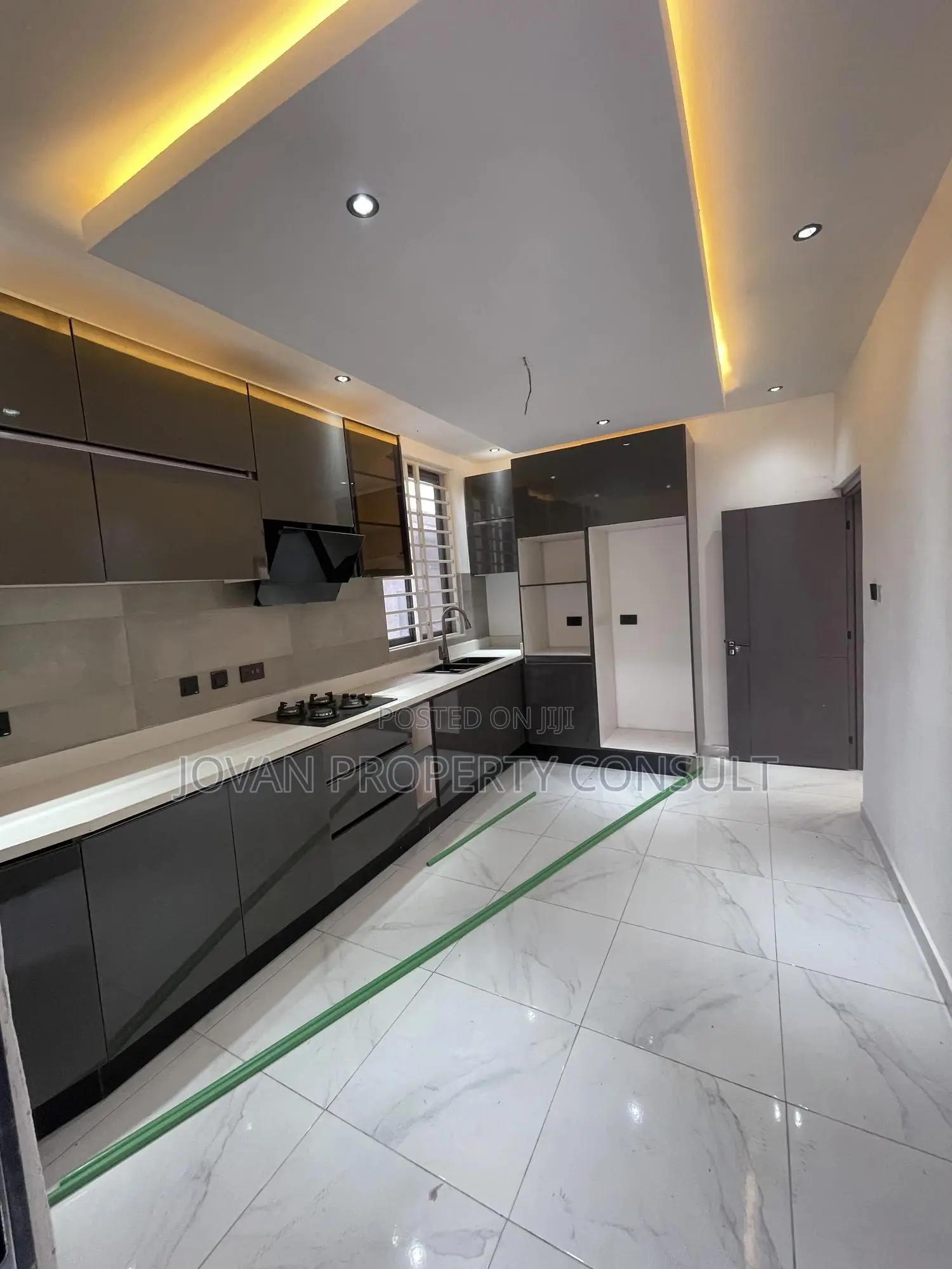 4bdrm House in Pokuase Acp for sale