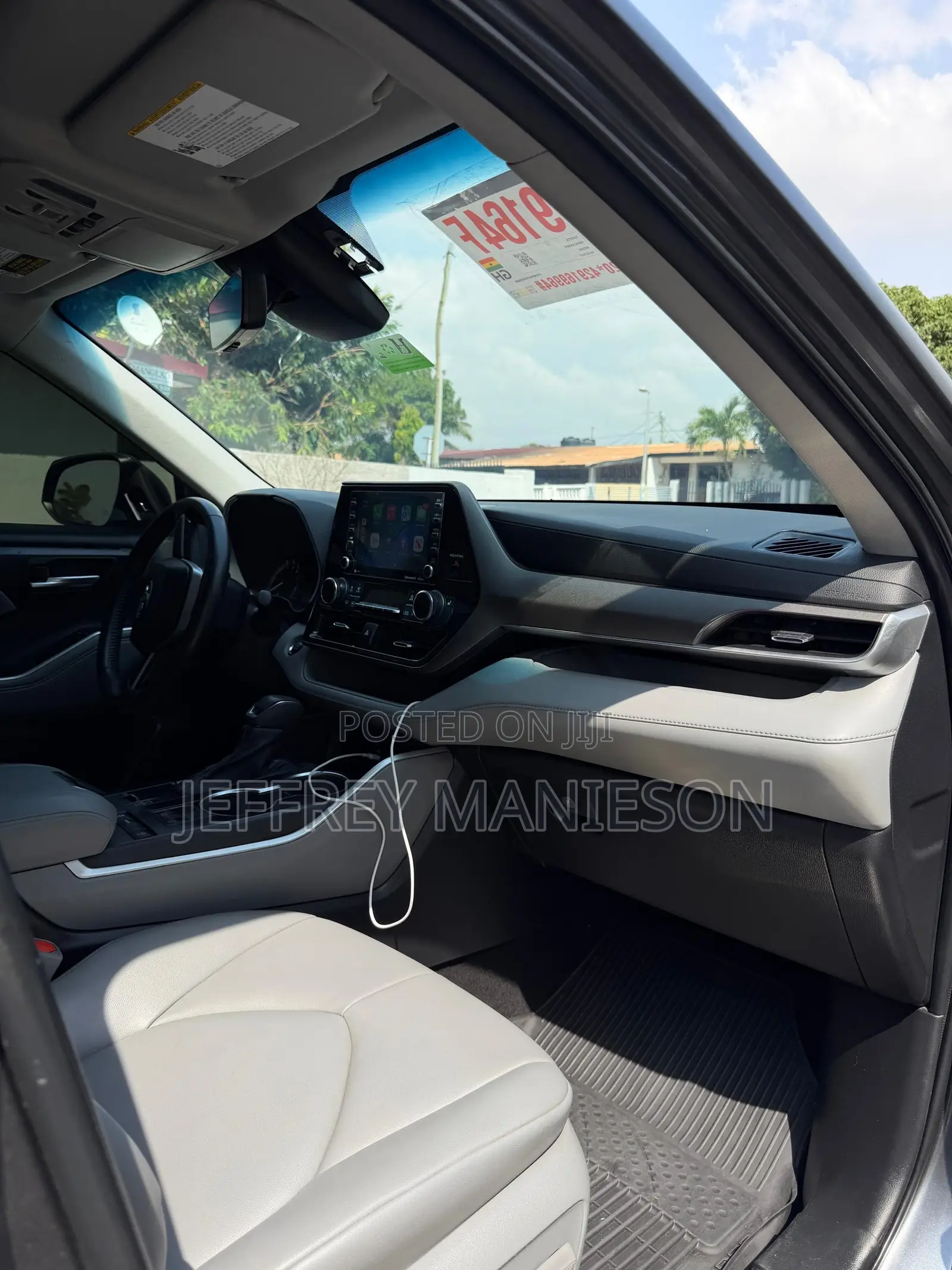 Toyota Highlander XLE 2022 Gray