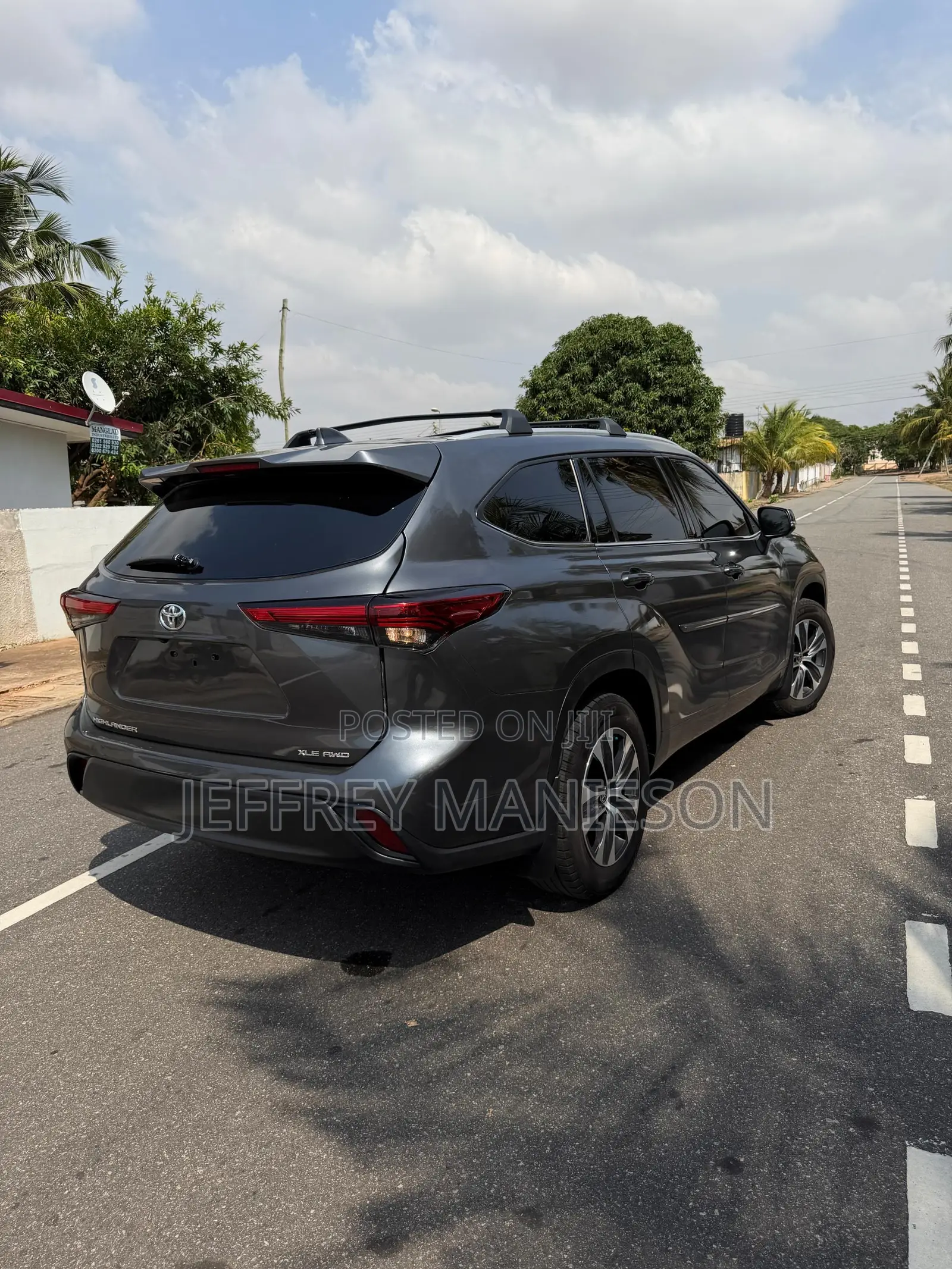 Toyota Highlander XLE 2022 Gray