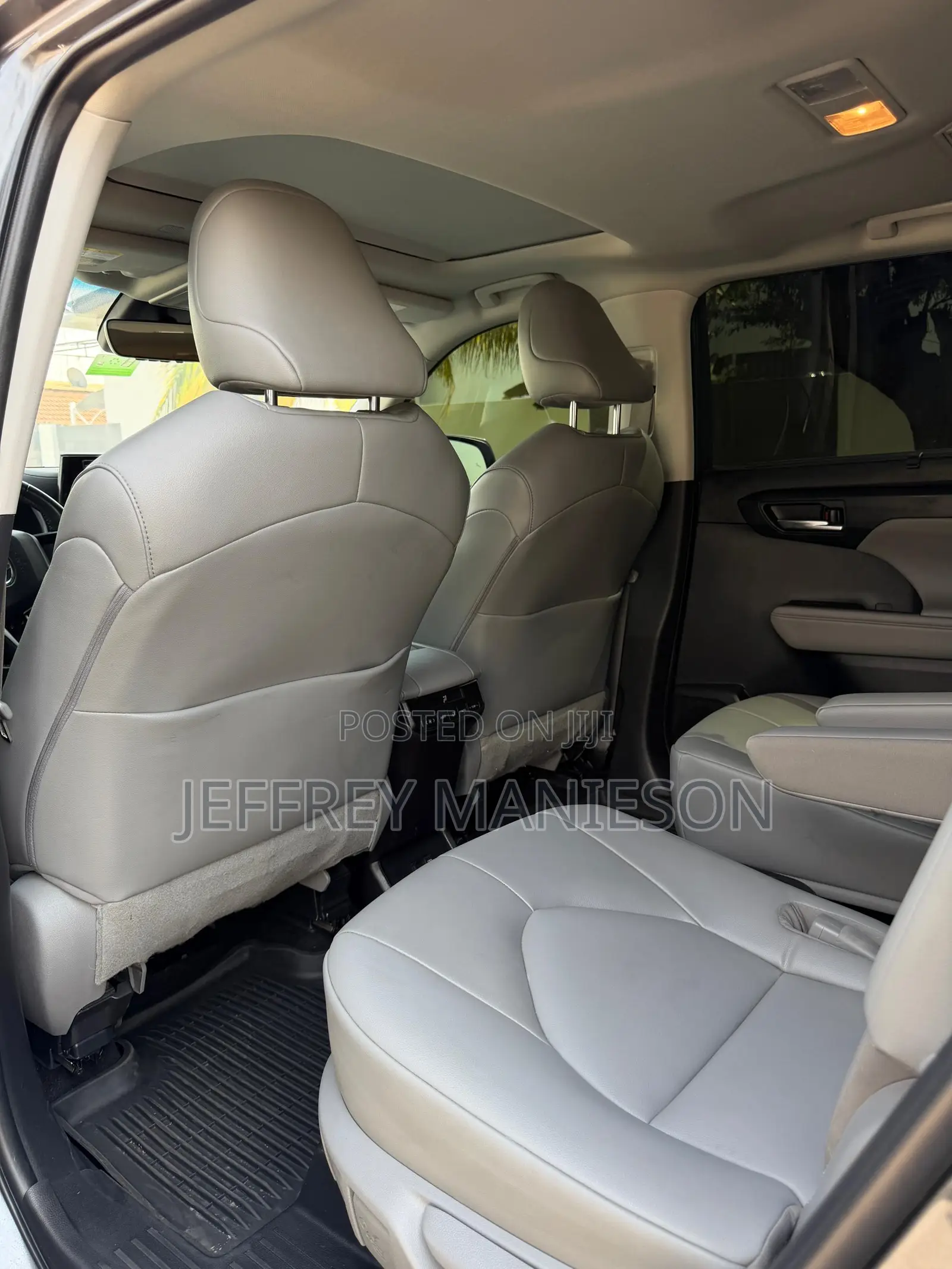 Toyota Highlander XLE 2022 Gray