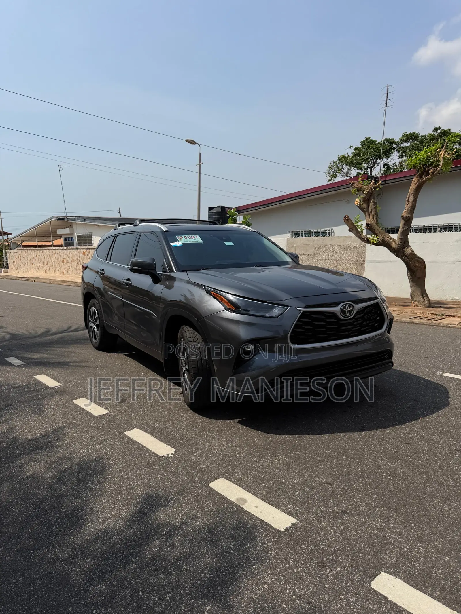 Toyota Highlander XLE 2022 Gray