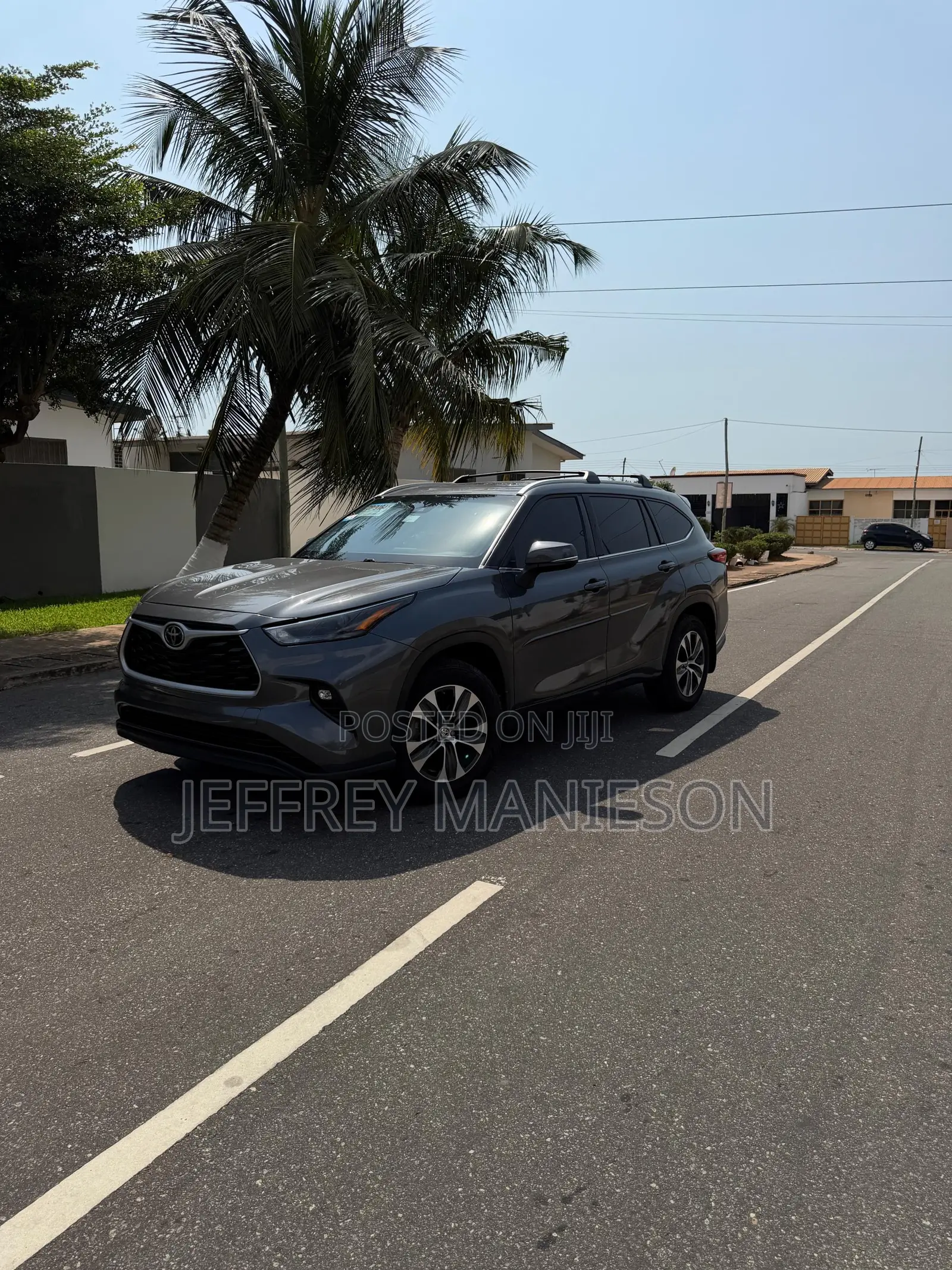 Toyota Highlander XLE 2022 Gray