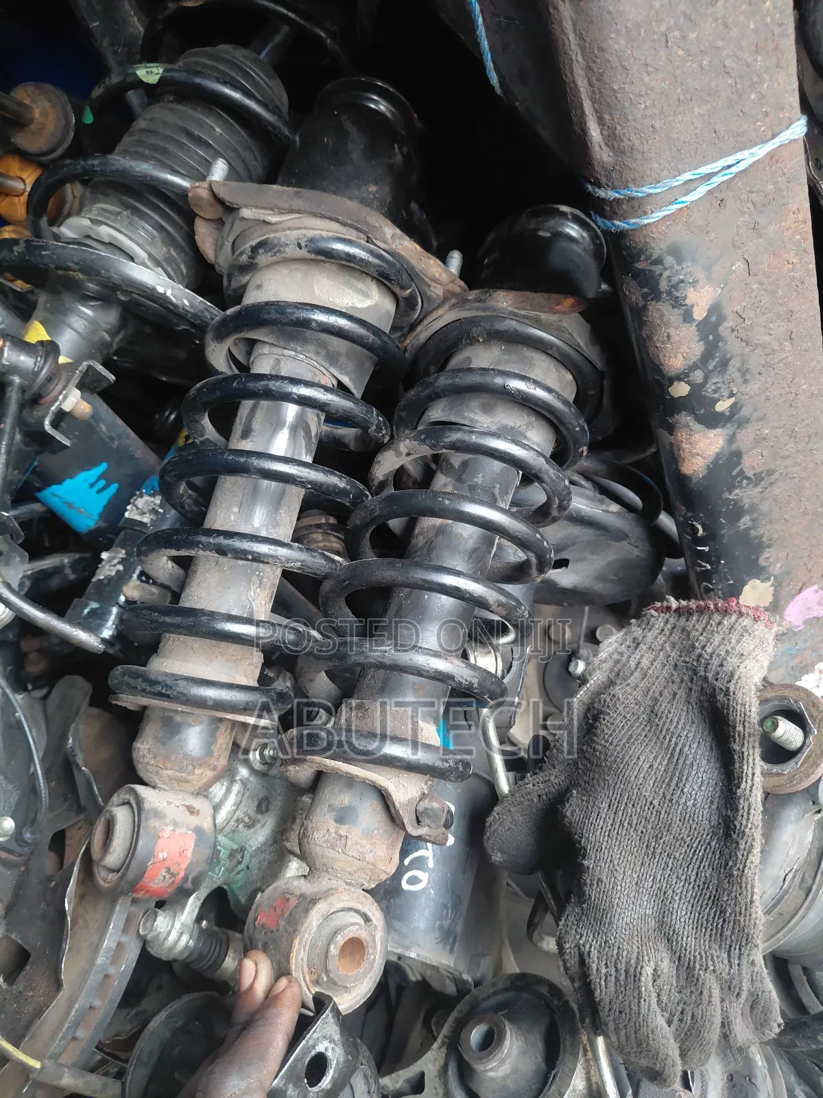 Back Shock Toyota Avensis, Matrix 2003, 2005, 2007, 2010