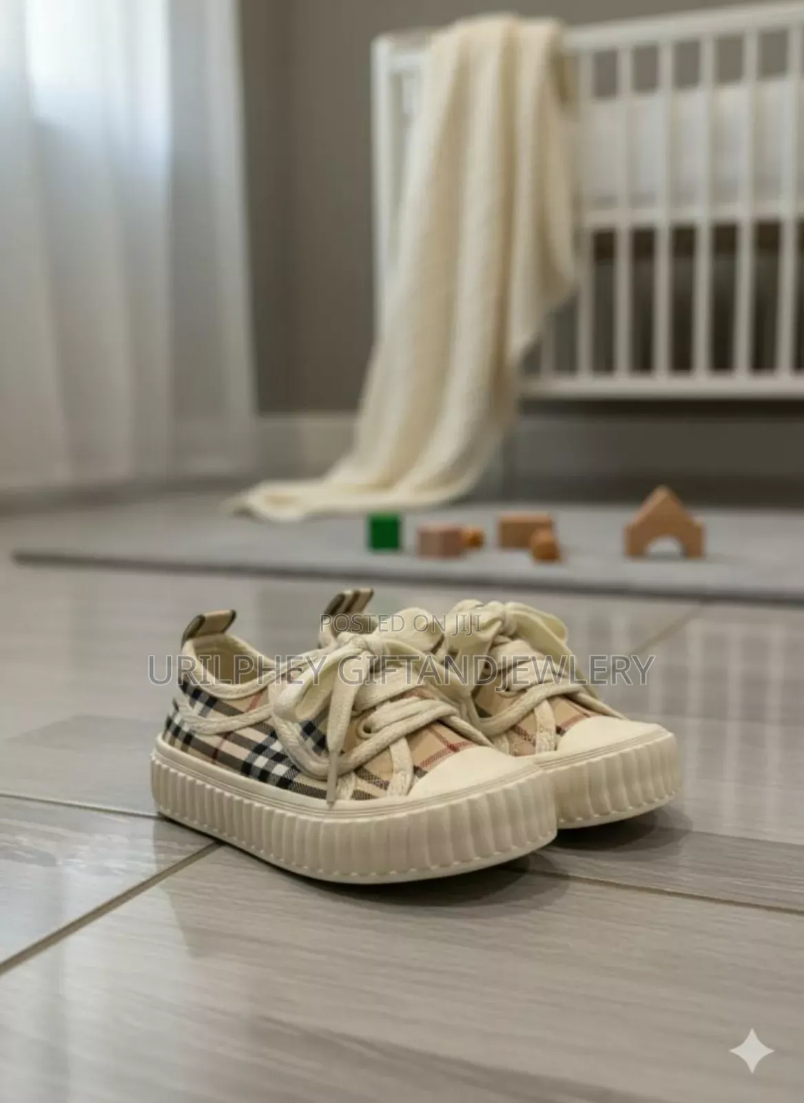 Burberry Kids Sneakers Size 25