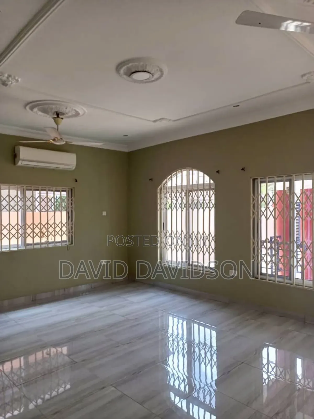 3bdrm House in 3 Bedroom House, Tema Metropolitan for sale