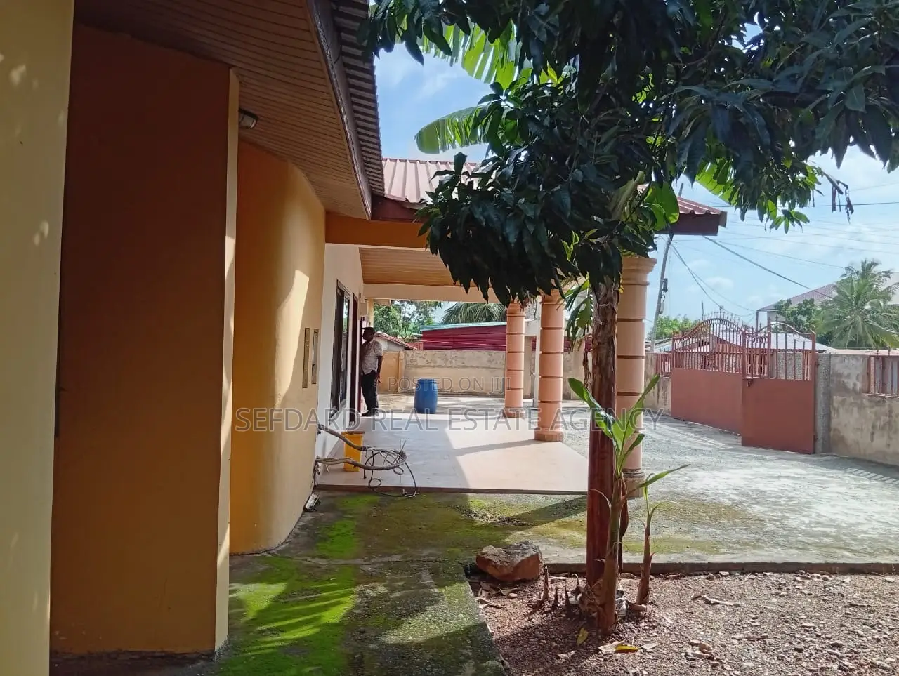 5bdrm House in Adenta for sale
