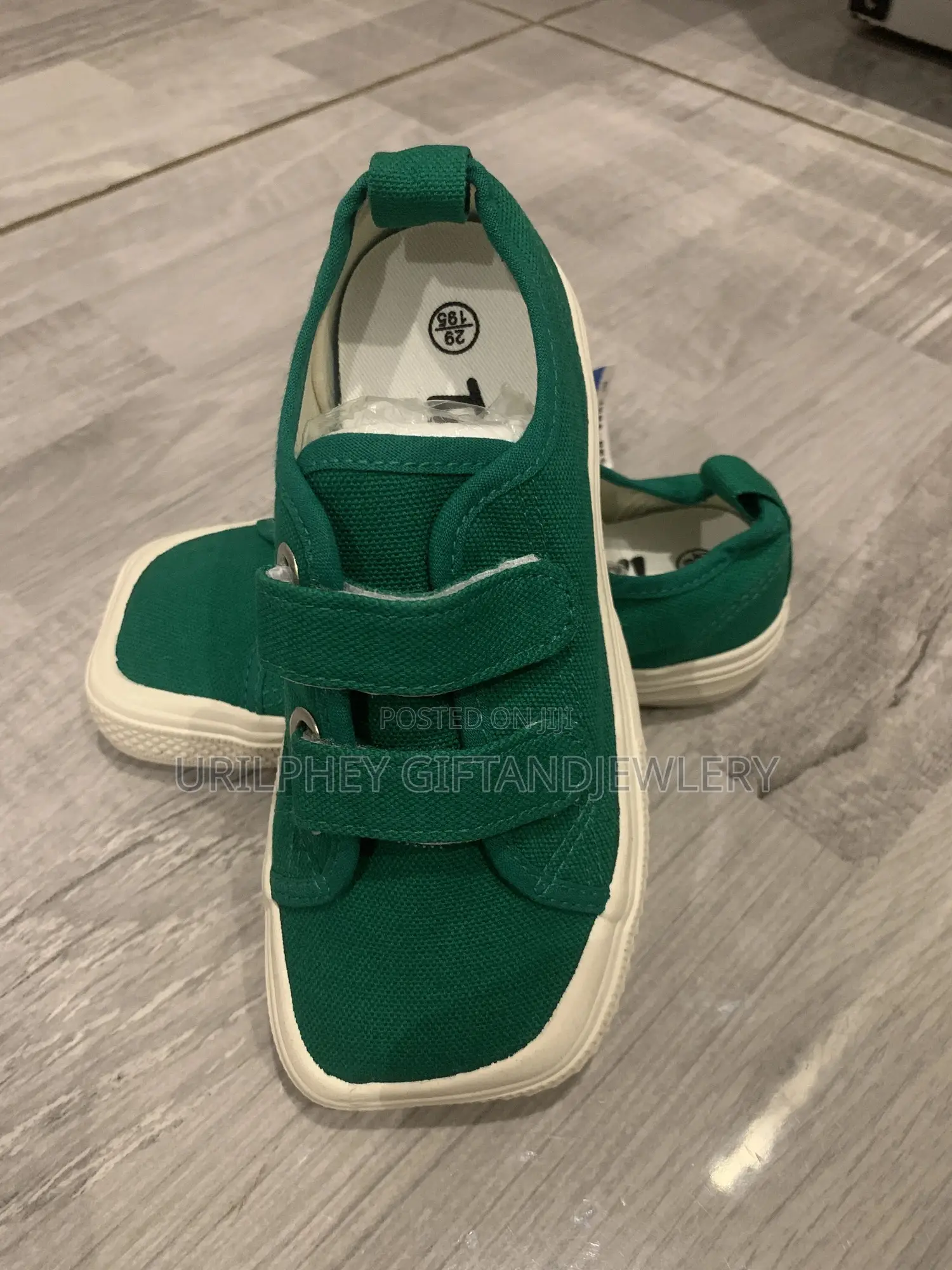 Emerald Green Canvas Retro Sneakers – Square Toe