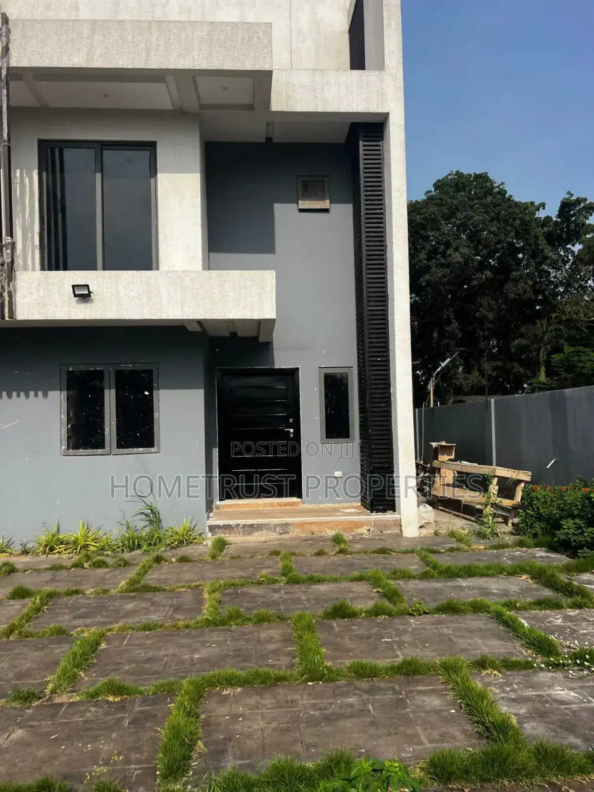 4bdrm Duplex in Hometrust Properties, Tesano for sale