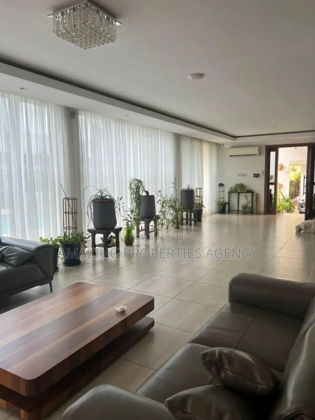5bdrm House in Airport Hills for sale