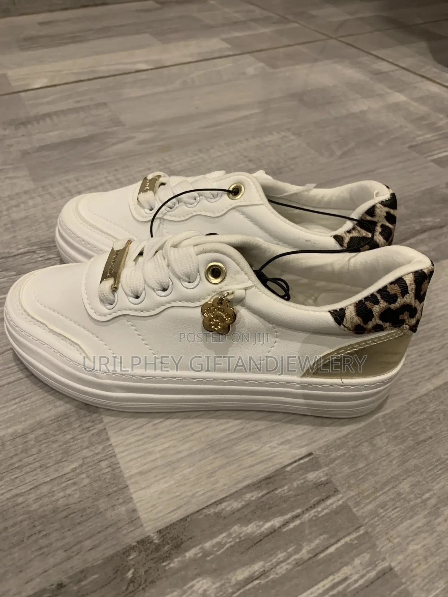 White Glam Platform Kid Sneakers With Leopard Print Heel Gold Detail