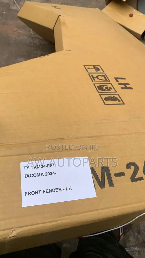 Toyota Tacoma 2024-2026 Fender Left