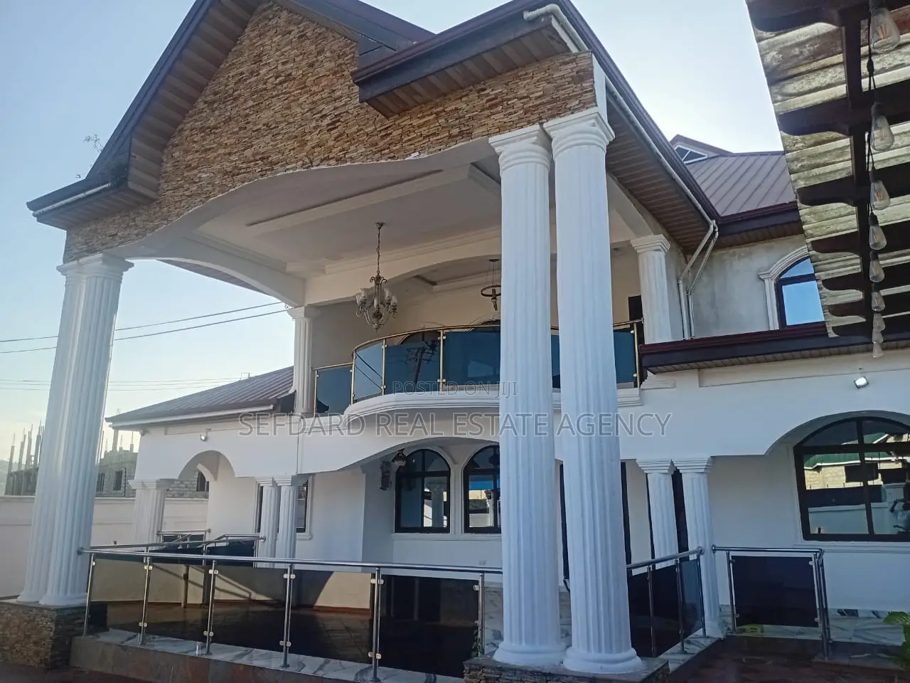 7bdrm House in Pokuase for sale