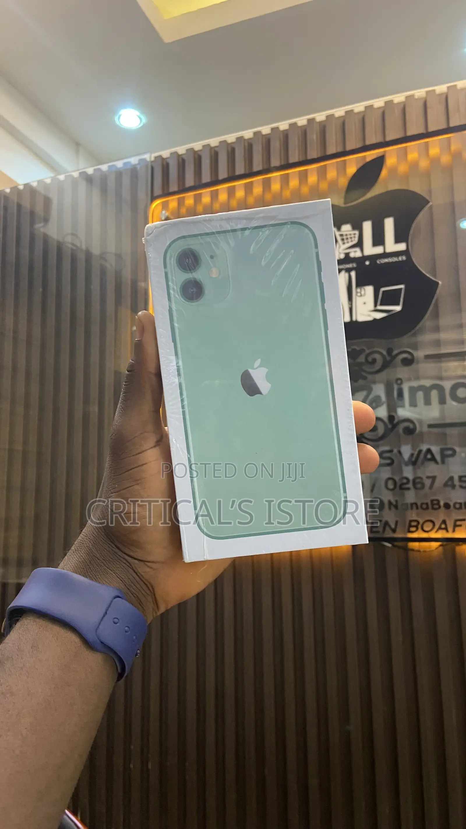 New Apple iPhone 11 64 GB Green