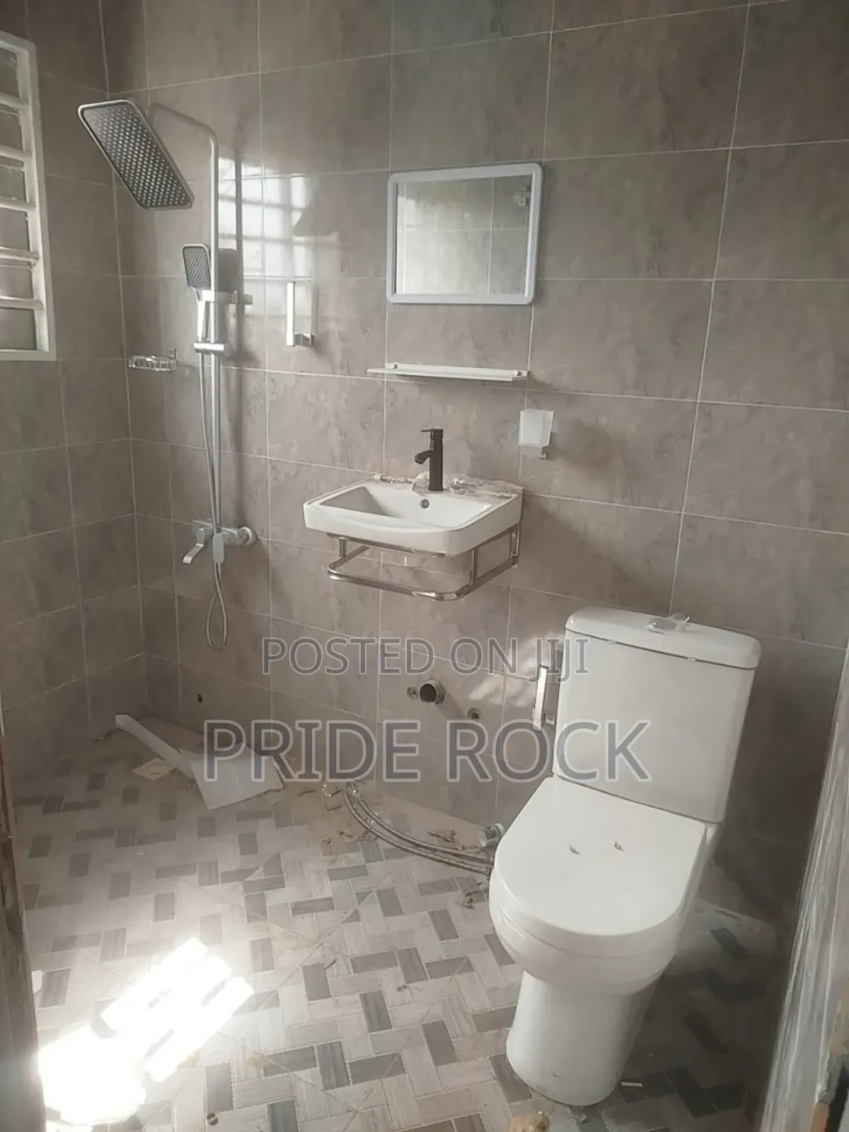 Quality Press Top Wc, Basin, Shower Plus Bathroom Accessories