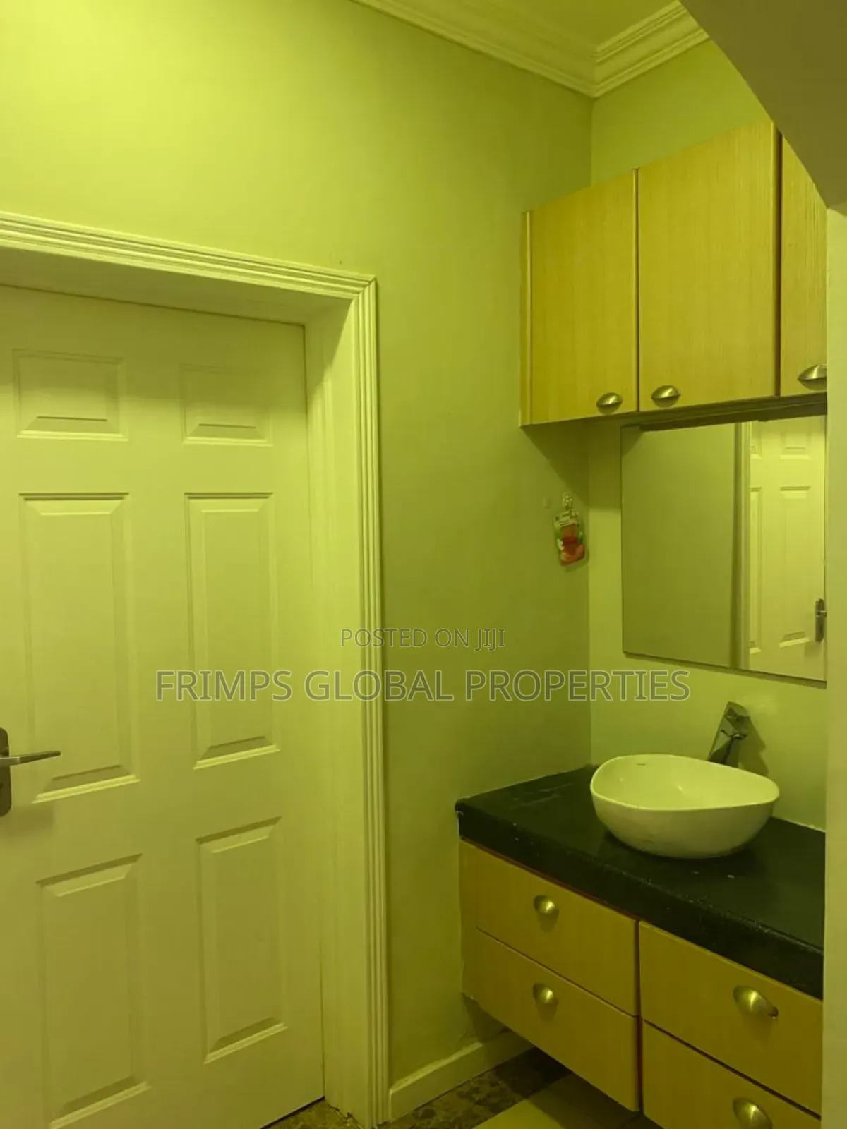 7bdrm House in East Legon for sale