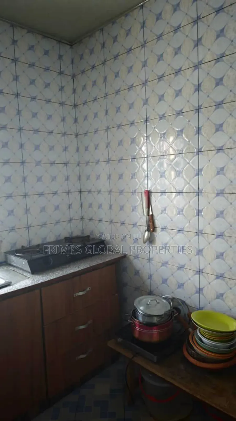 9bdrm Apartment in Ashomang Estate for sale